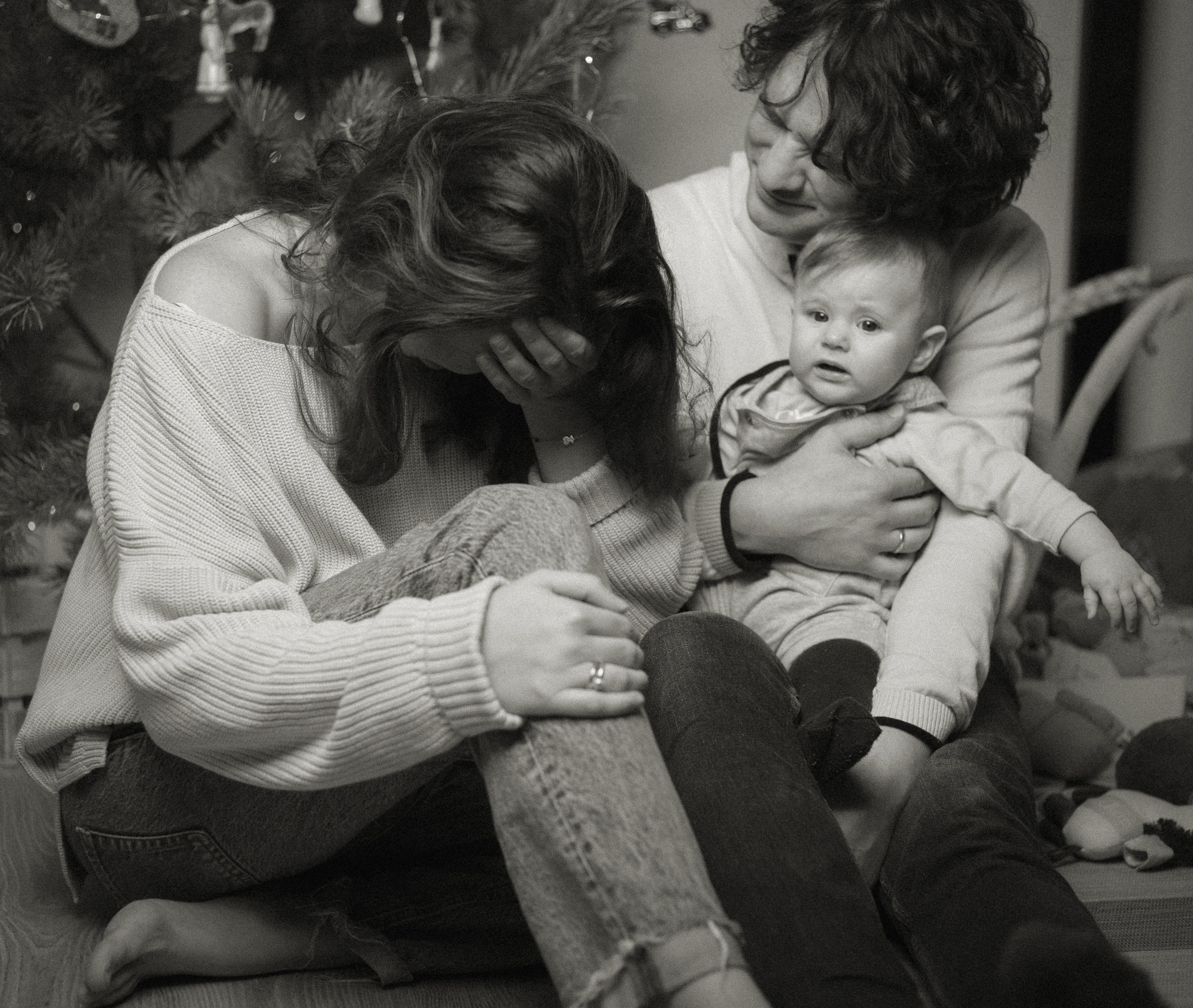Séance photo de famille pour Noël. Histoires d’amour, séances photos de famille et de mariage en France