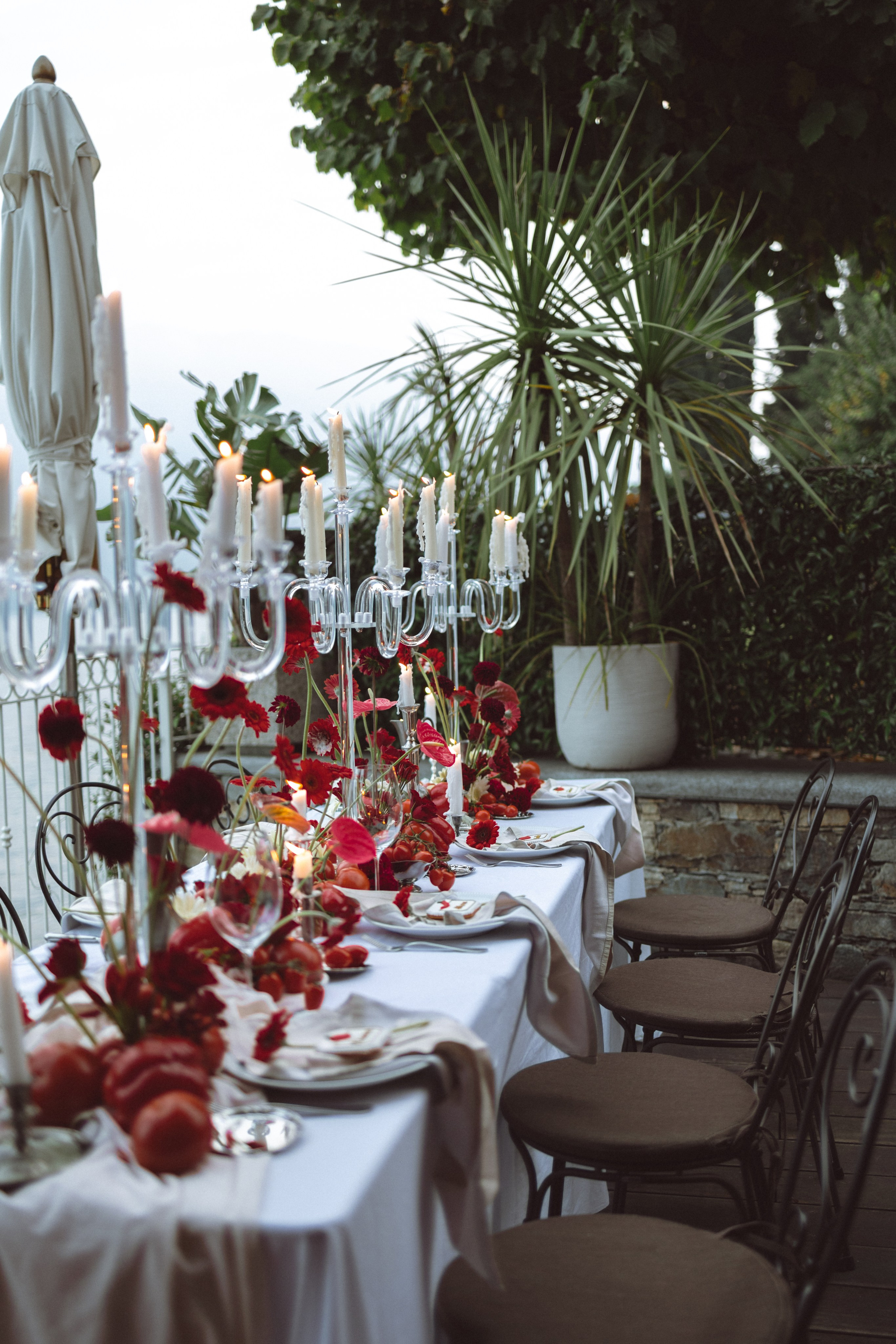 Julia — Red Wedding Editorial on Lake Como. Liza Bizzaro — Italy Wedding, Love Story & Portrait Photographer in Milan, Turin, Piedmont and Across Italy