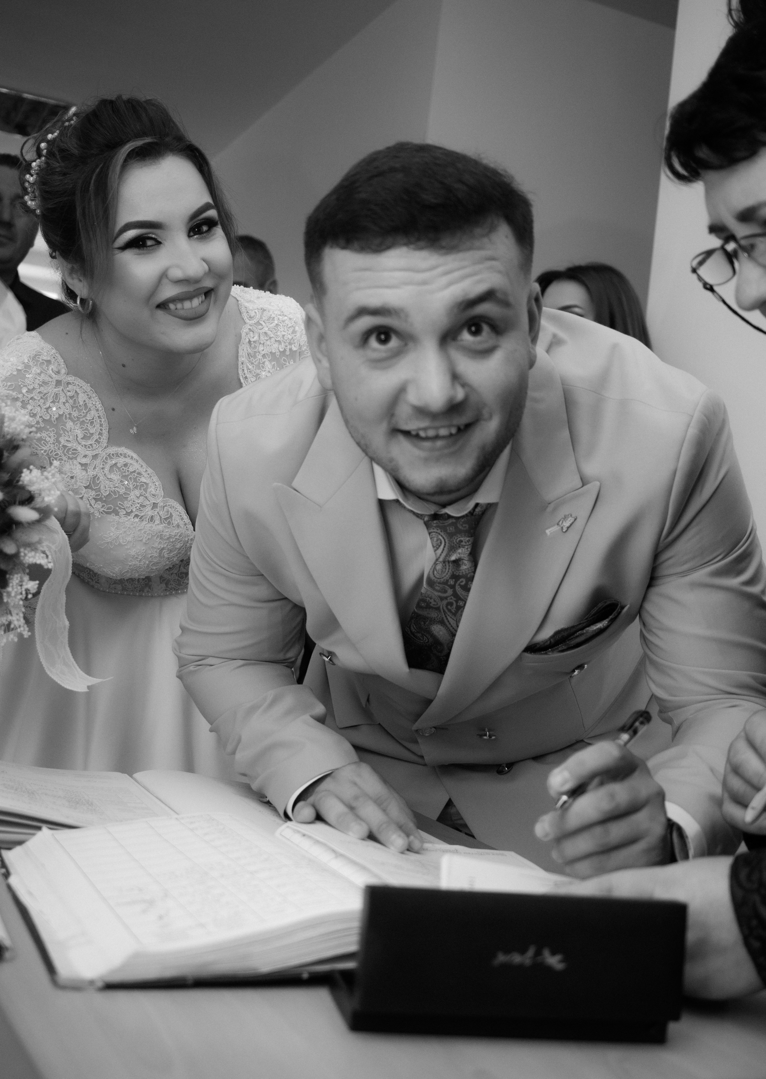 Ramona & Sebi. Fotograf si videograf — evenimente si studio