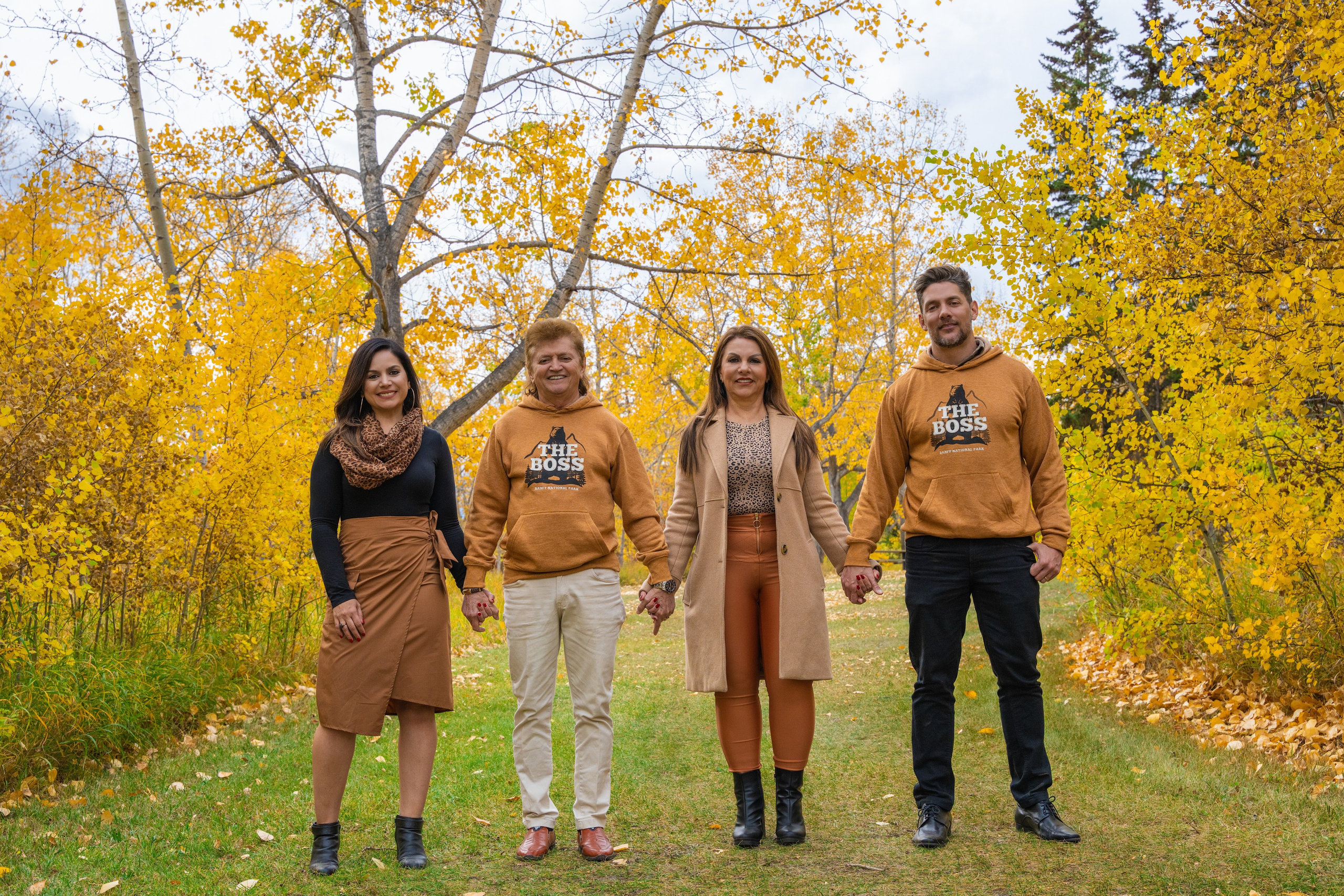 Ariana’s Family. Carlos Lima Photography — Photographer in Calgary