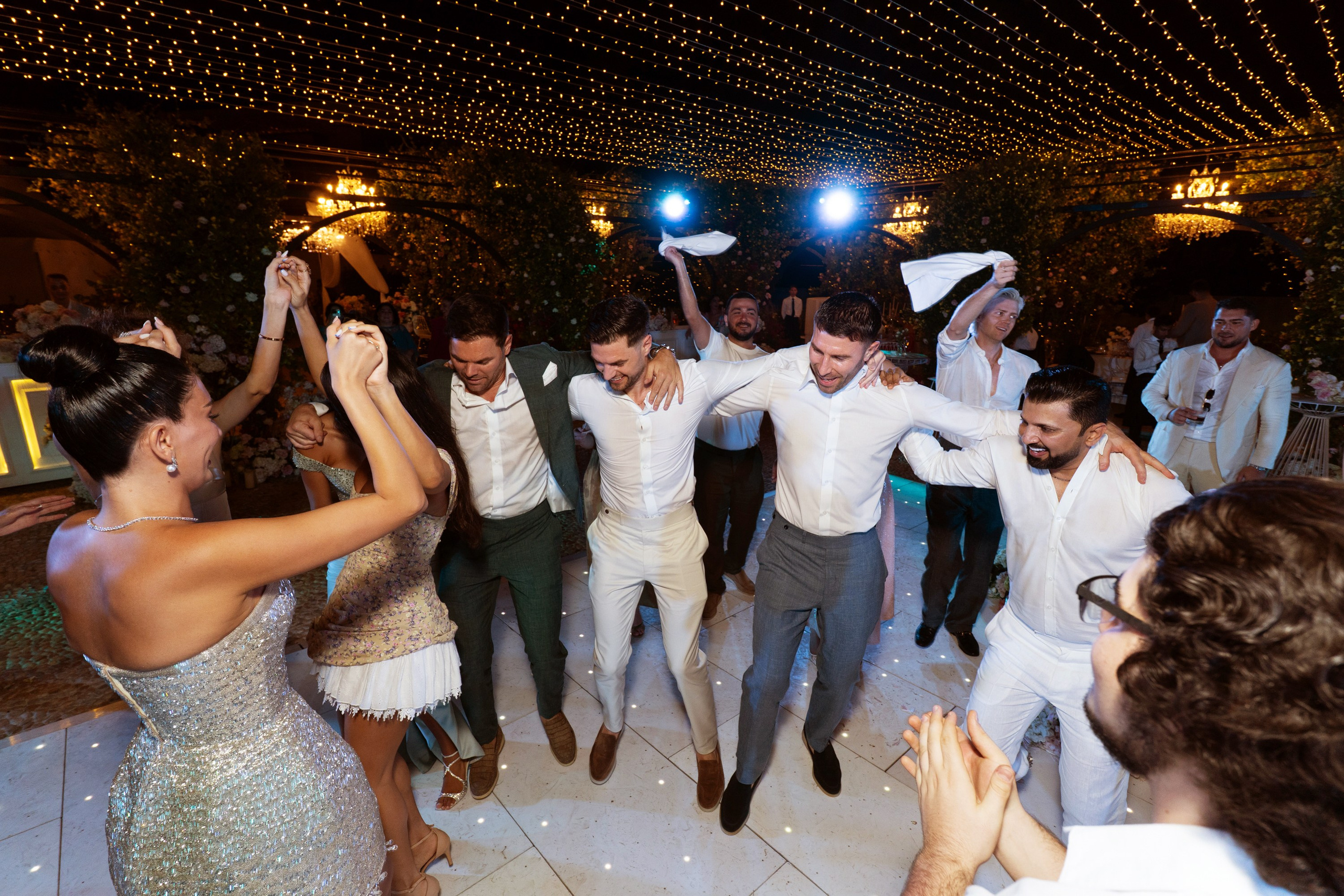 WEDDING. Photo and video production. Editing & retouching services. Training