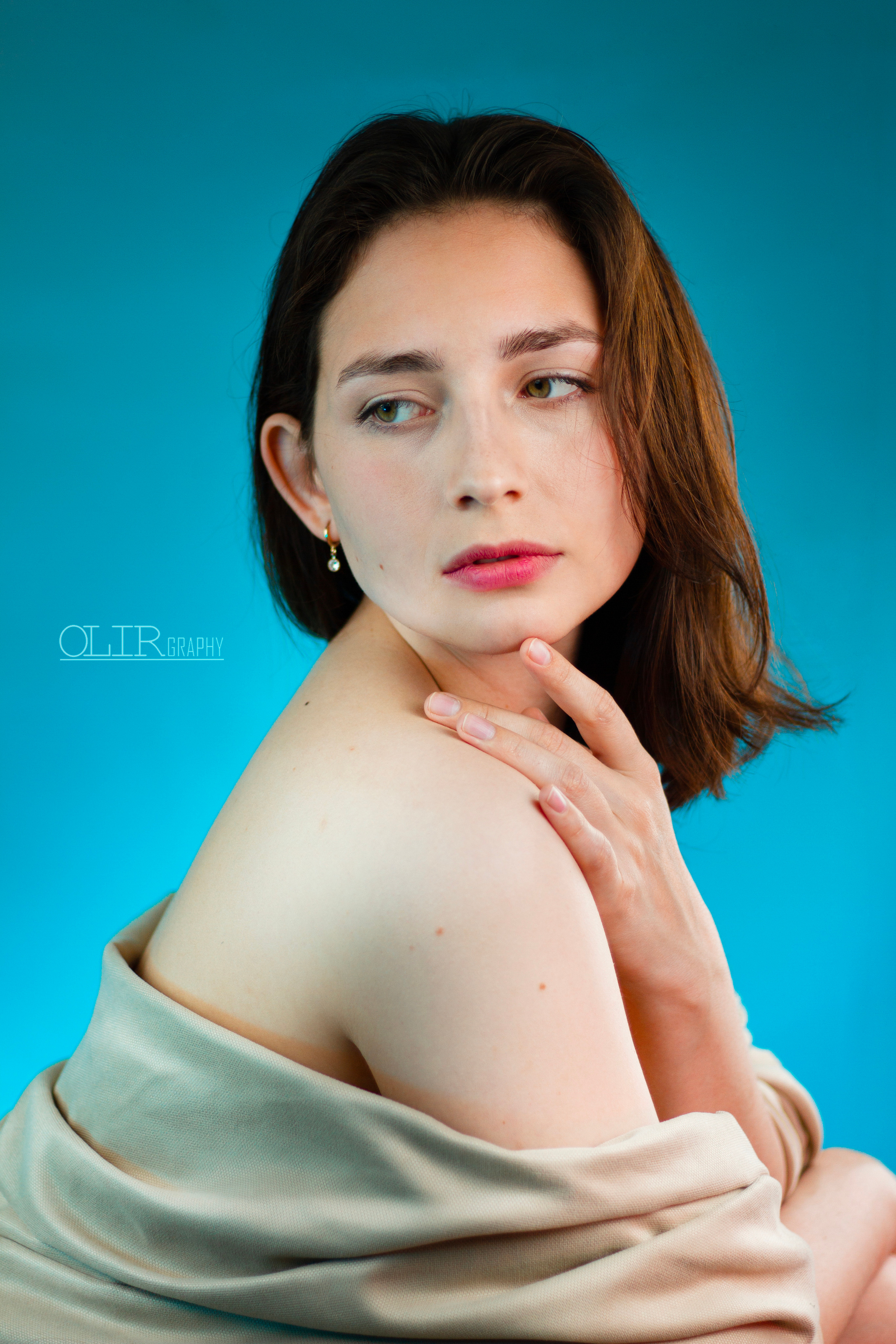 სტუდიური და გარე ფოტოსესიები. Clapp Studio