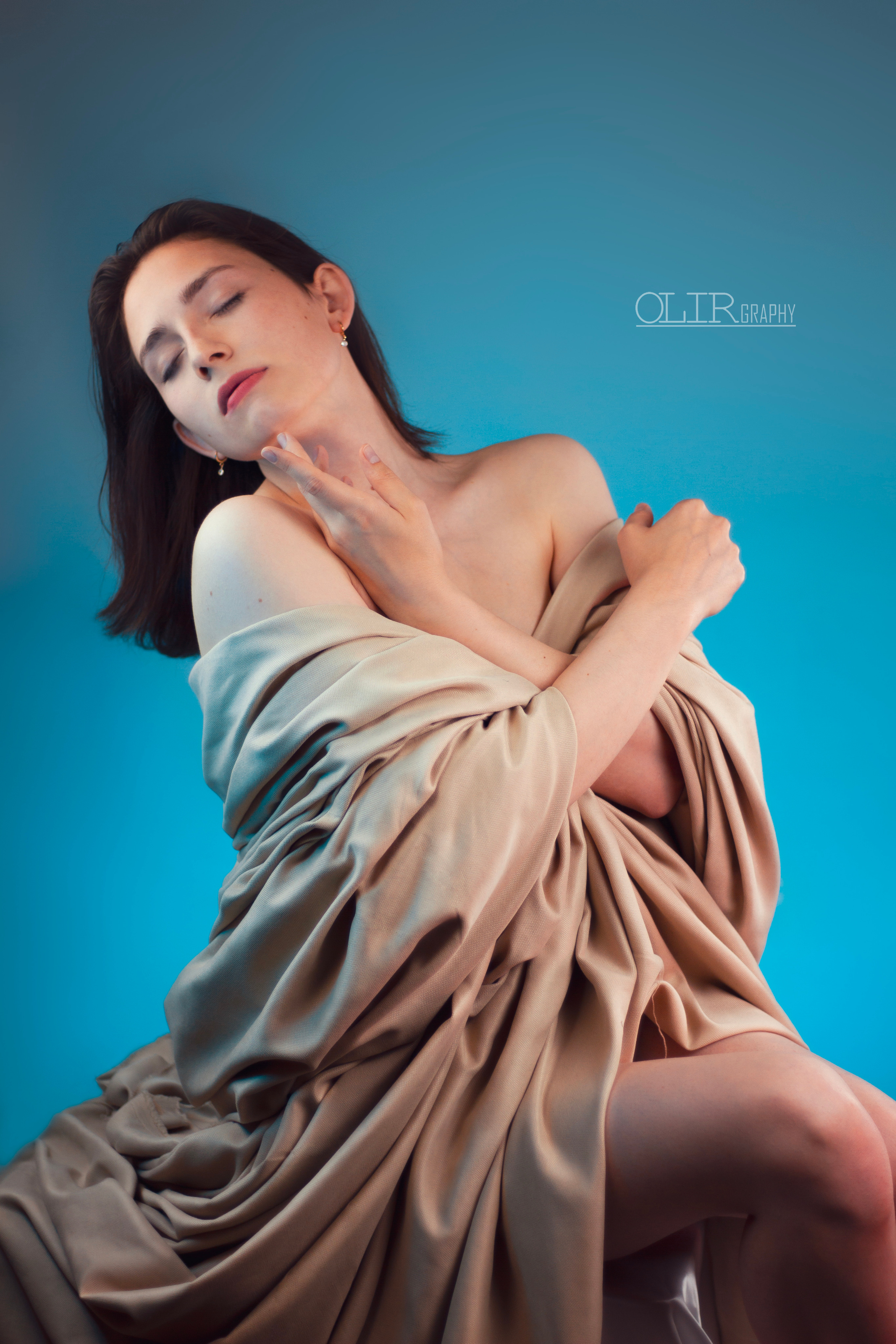 სტუდიური და გარე ფოტოსესიები. Clapp Studio