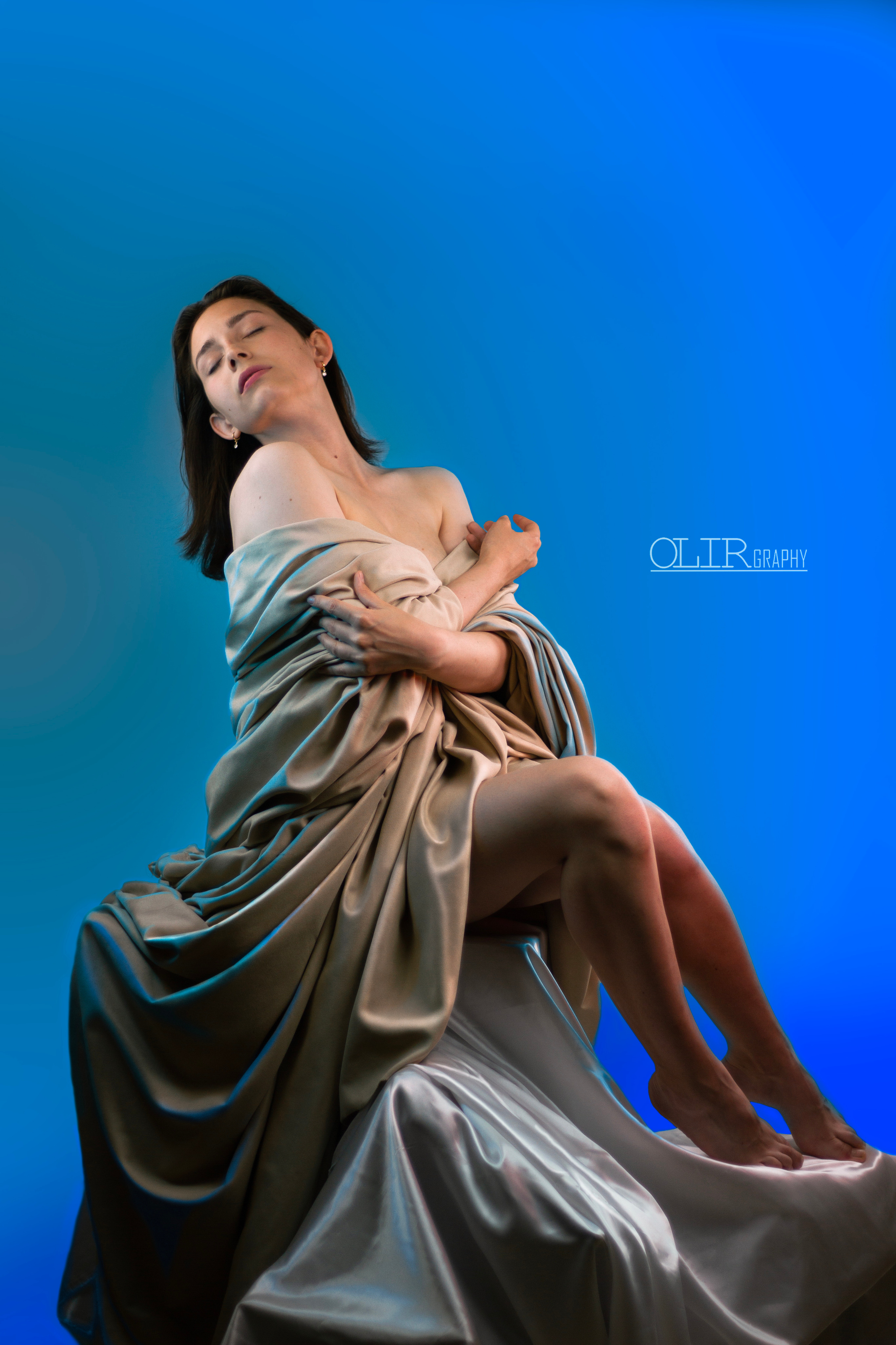 სტუდიური და გარე ფოტოსესიები. Clapp Studio