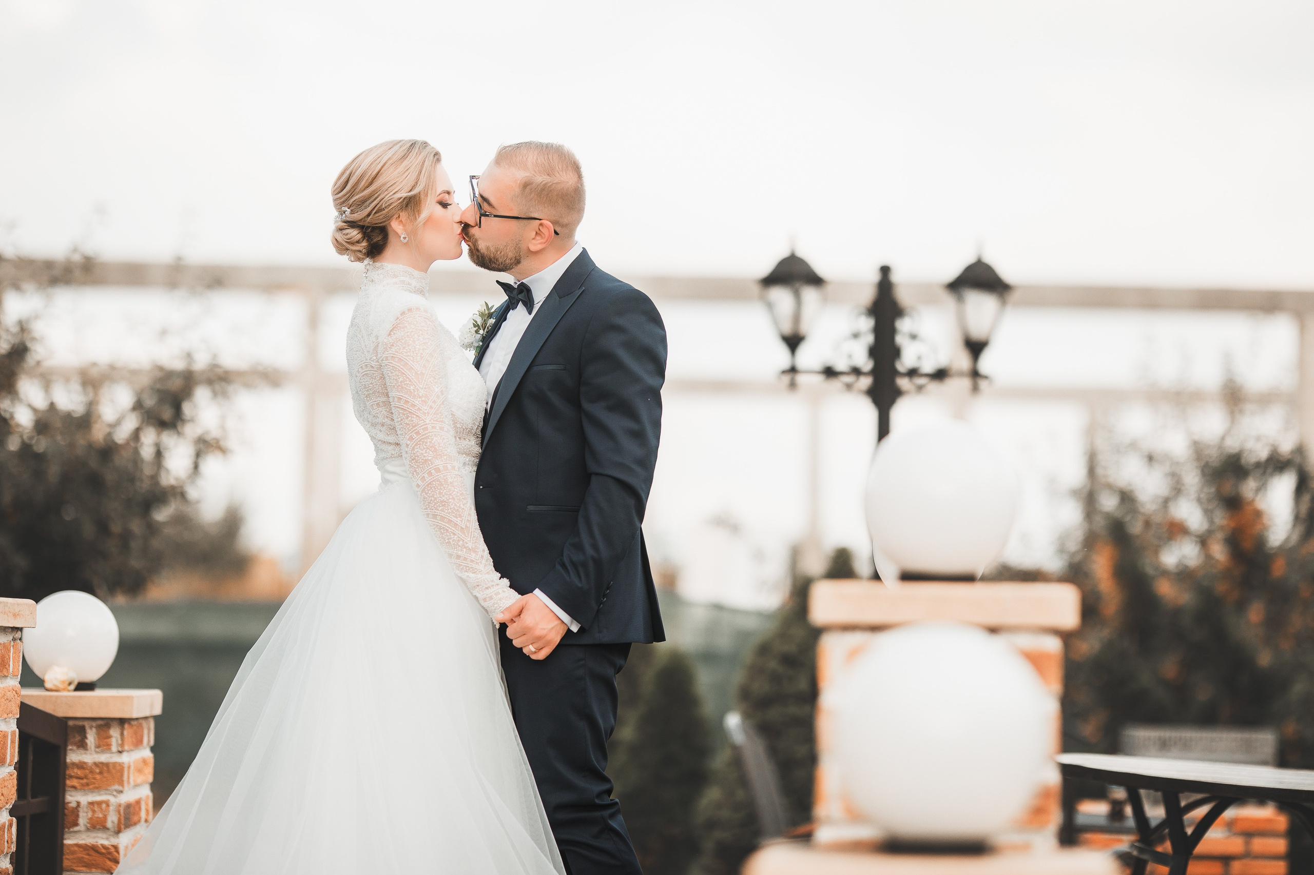 Alexandra & Florin. Vlad Aconstantinesei Photographer