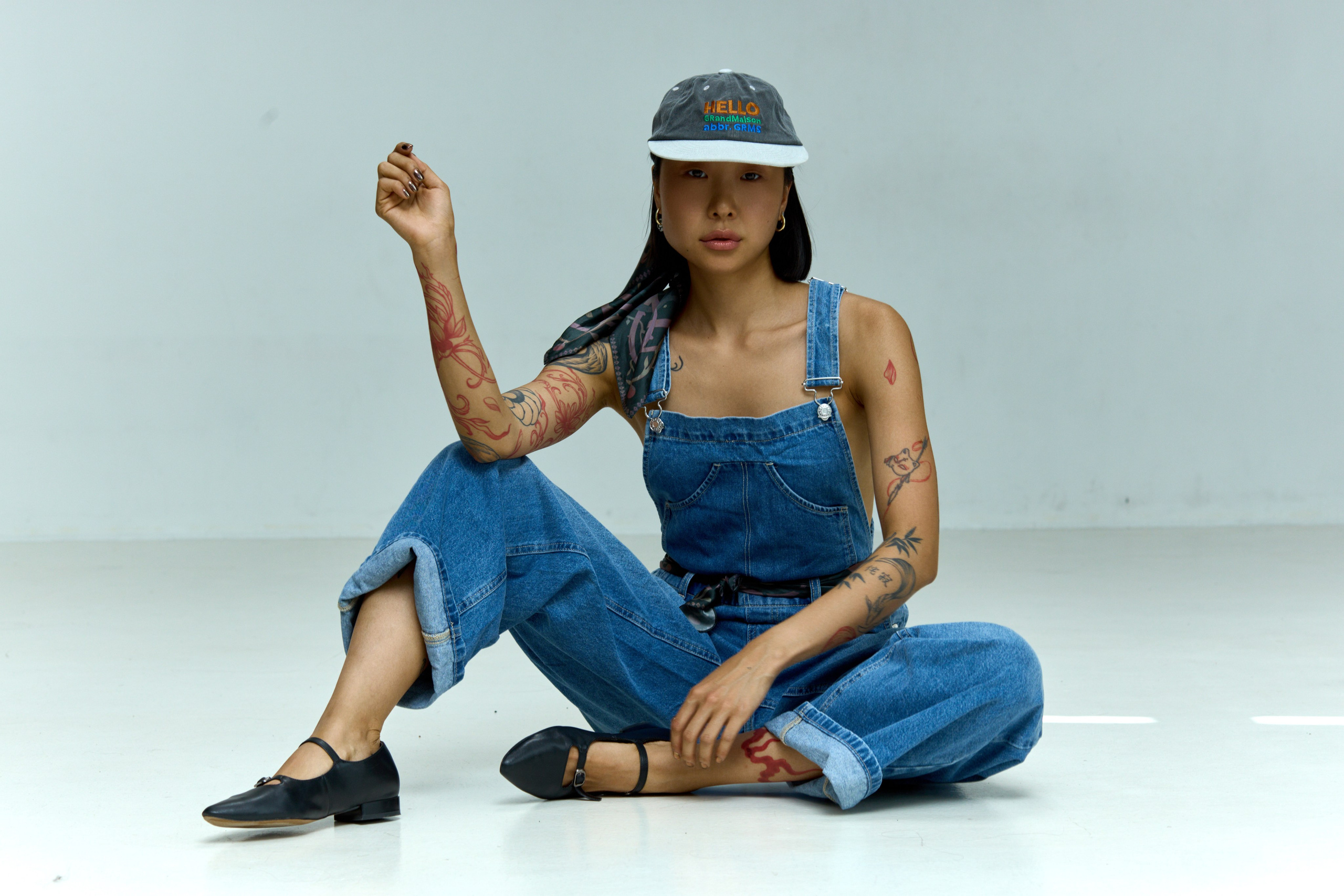 ПЛАТОК ОТ ИРИНА И ОЛЬГА ЕРТАХАНОВЫ. Фотостудия рекламной, коммерческой съемки в Улан-Удэ