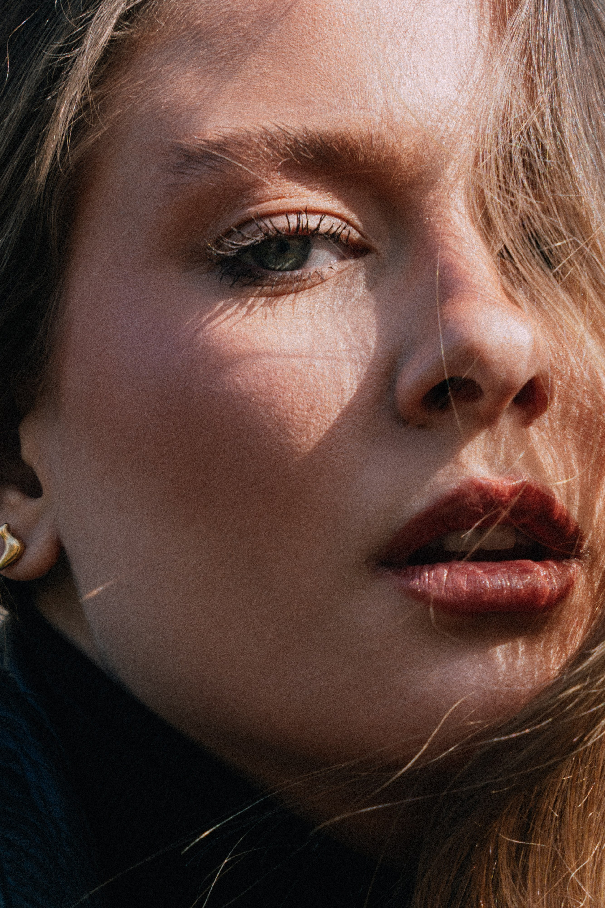 весенний портрет девушки в Милане