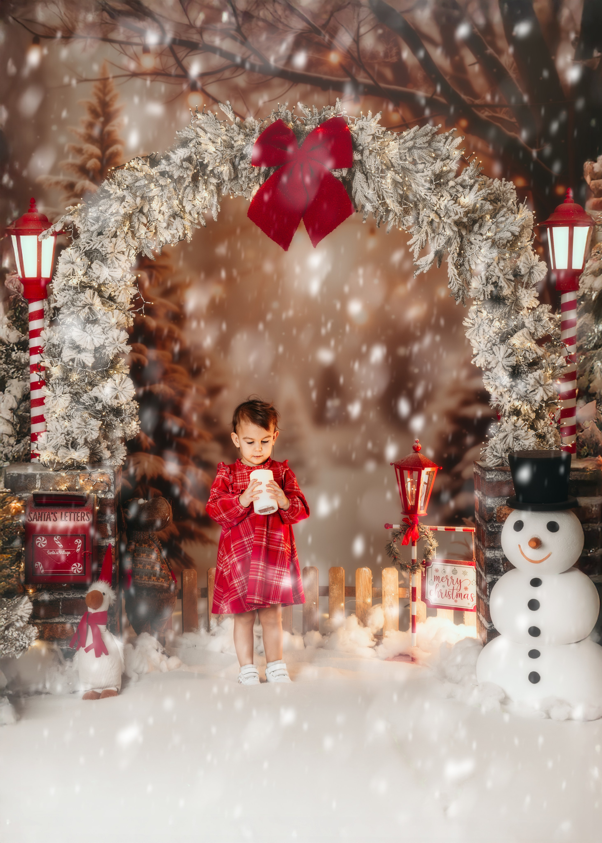 Novogodišnji portreti porodica iz Surčina u studiju – toplina prazničnih lampica.