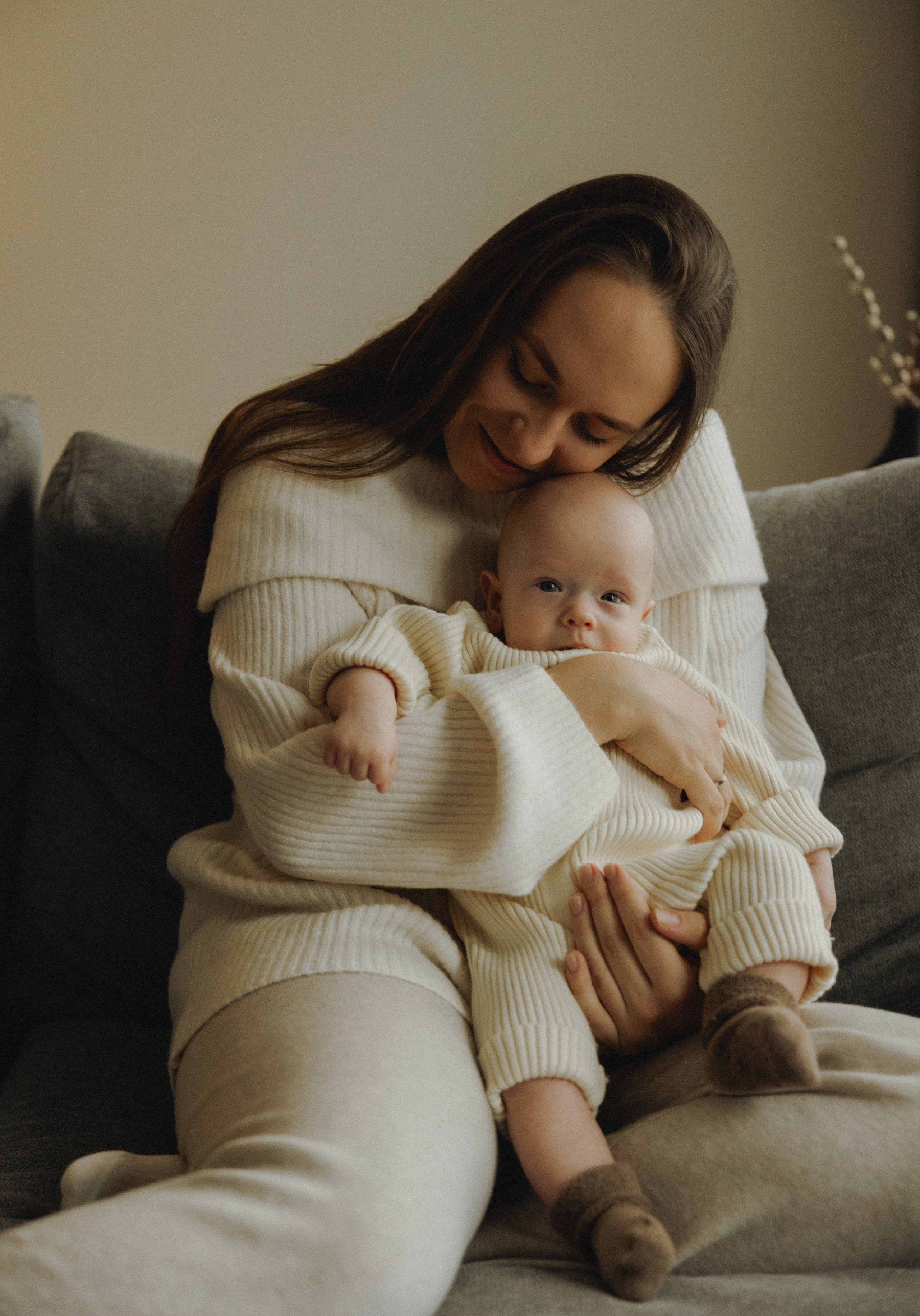 Naujagimio fotosesija namuose | 2025. Vestuvių ir šeimų fotografė Lena Bondarenko / belove photo