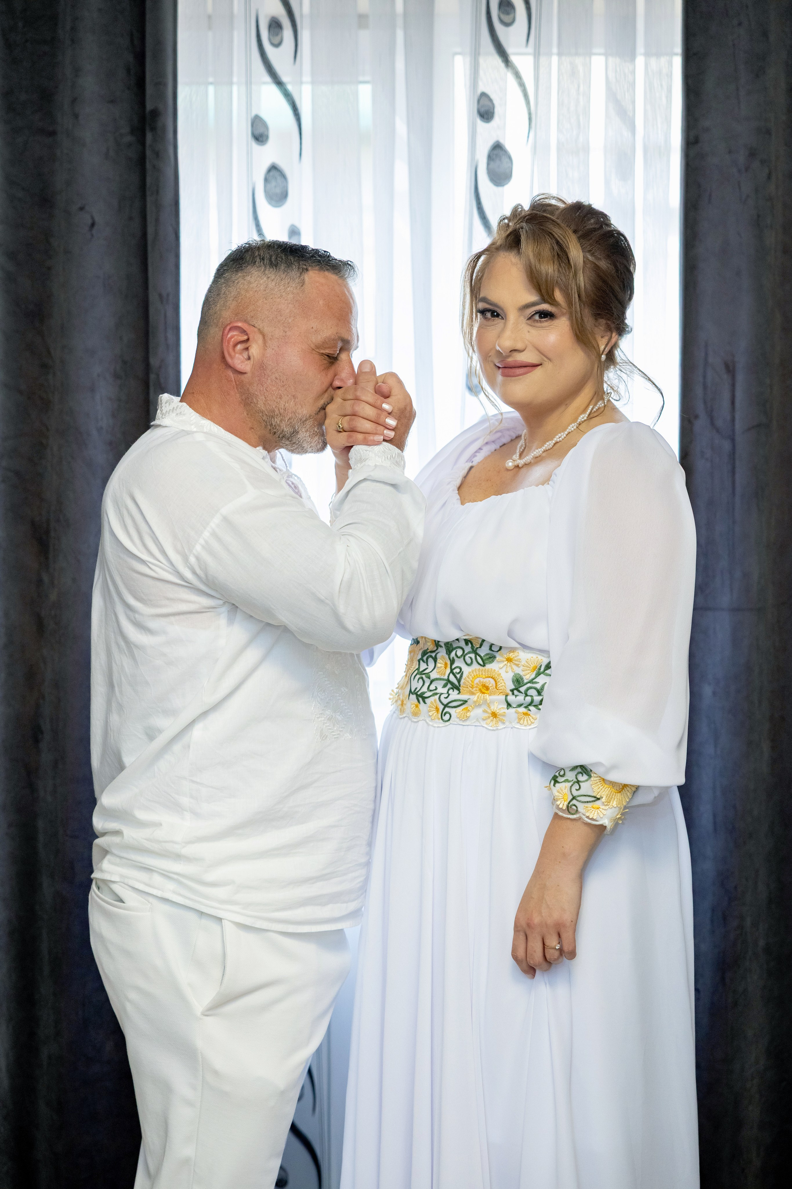 Andrei Sebastian. Moments By Gub