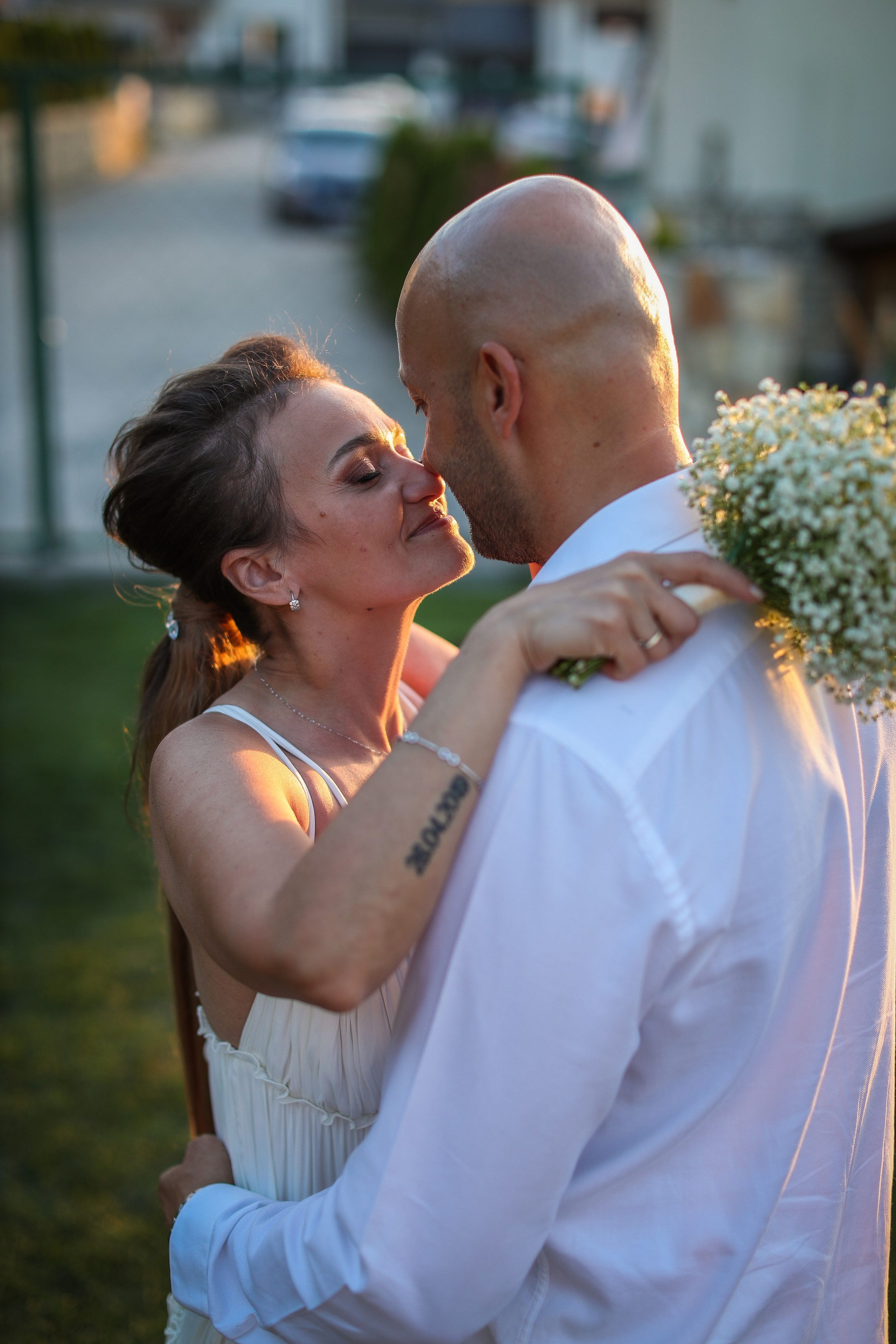 Nunta Cosmin și Simona de la La Moșu a fost exact genul de eveniment care demonstrează cât de frumoasă poate fi o nuntă în aer liber. Rares Bucur is a professional wedding photographer based in Cluj-Napoca, Romania, specializing in wedding photography