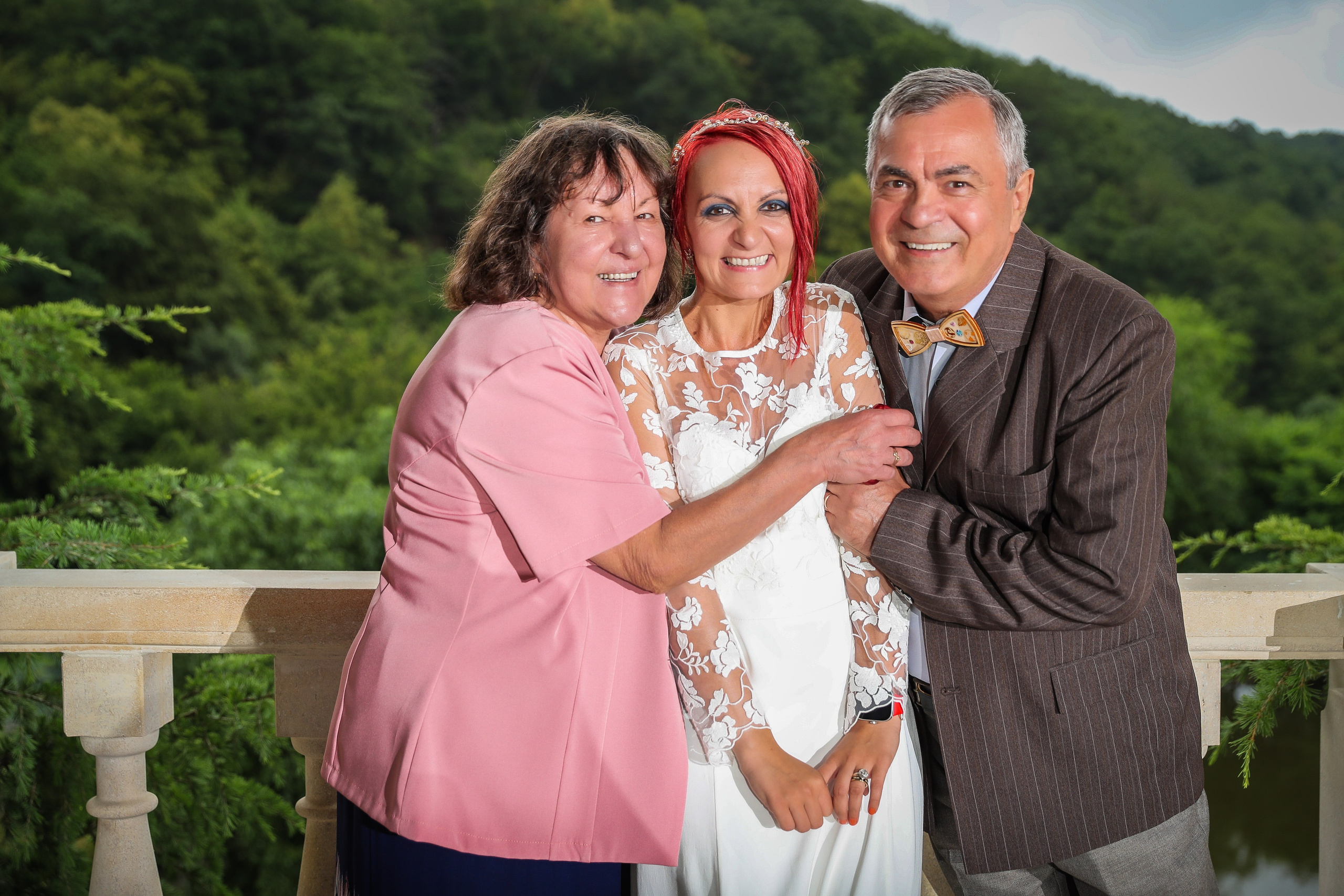 Oana&Bogdan — distractie, rasete, amintiri. Rares Bucur is a professional wedding photographer based in Cluj-Napoca, Romania, specializing in wedding photography