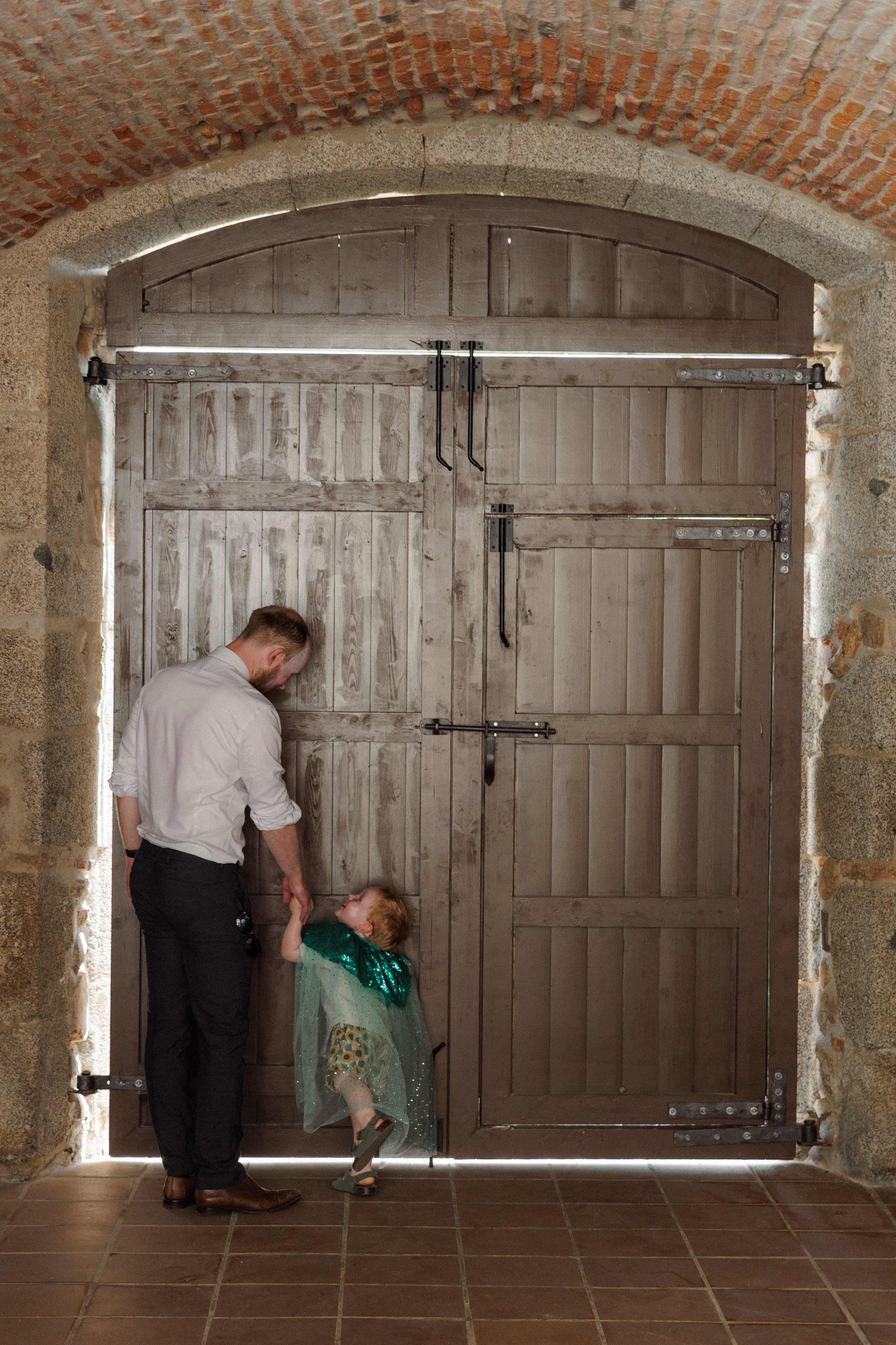Patrik & Naomi. Monestir Sant Salvi. Paola wedding photographer / videographer in Barcelona