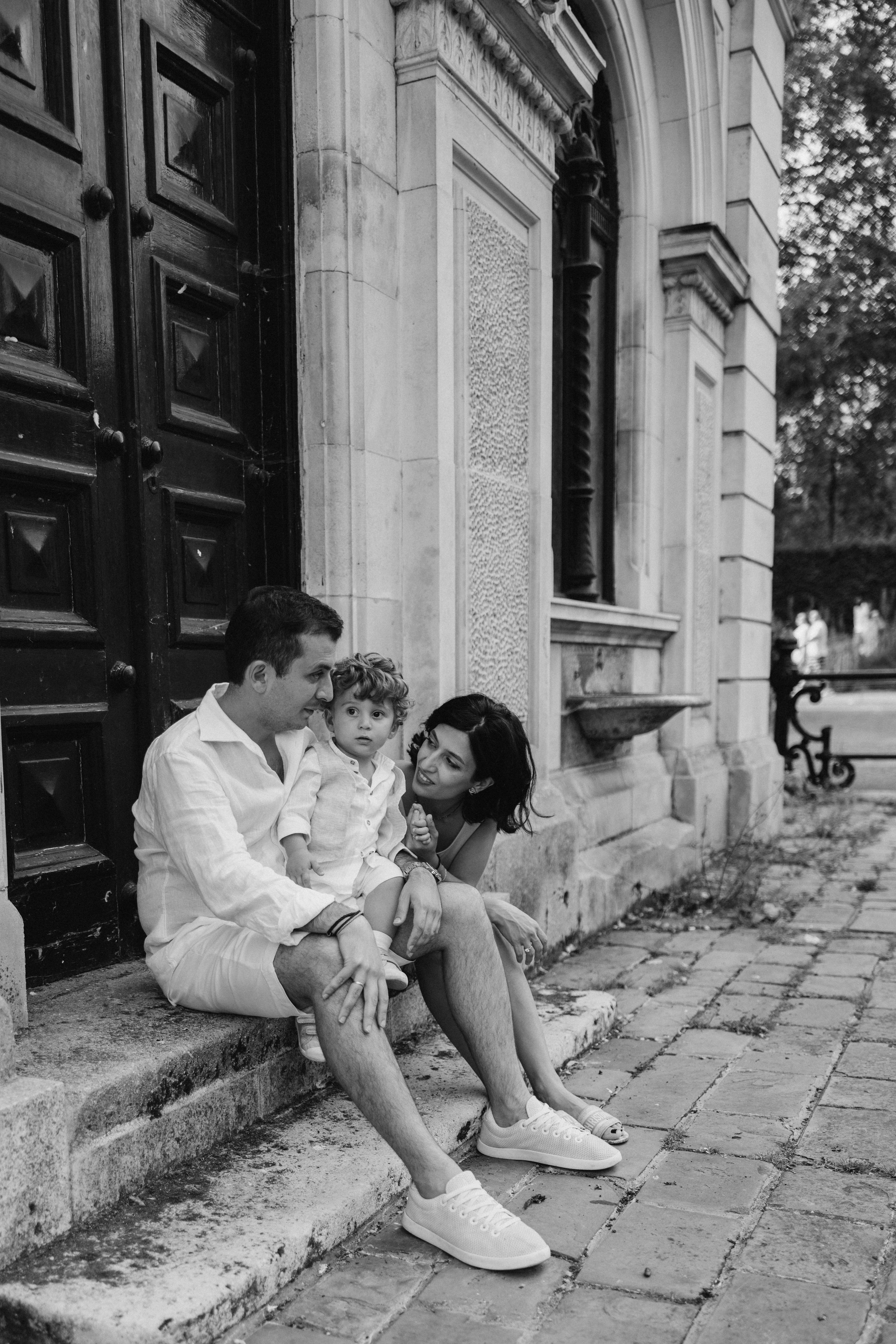 Valerik with parents (Hyde park). Anastasia Klink, Photographer in London