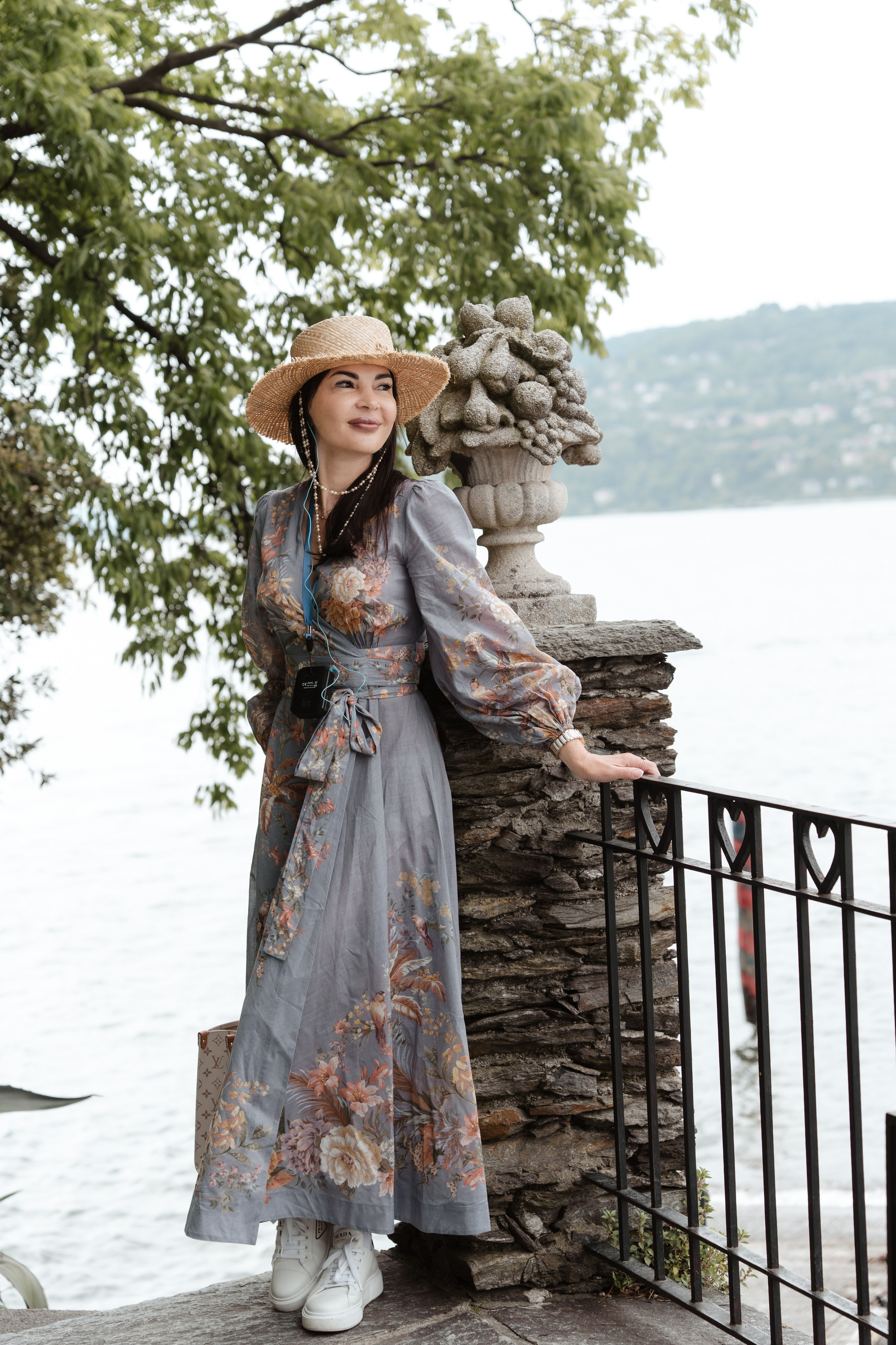 NATALY AND TATIANA_ ISOLA BELLA AND MADRE _LAKE MAGGIORE. PHOTOGRAPHER IN ITALY