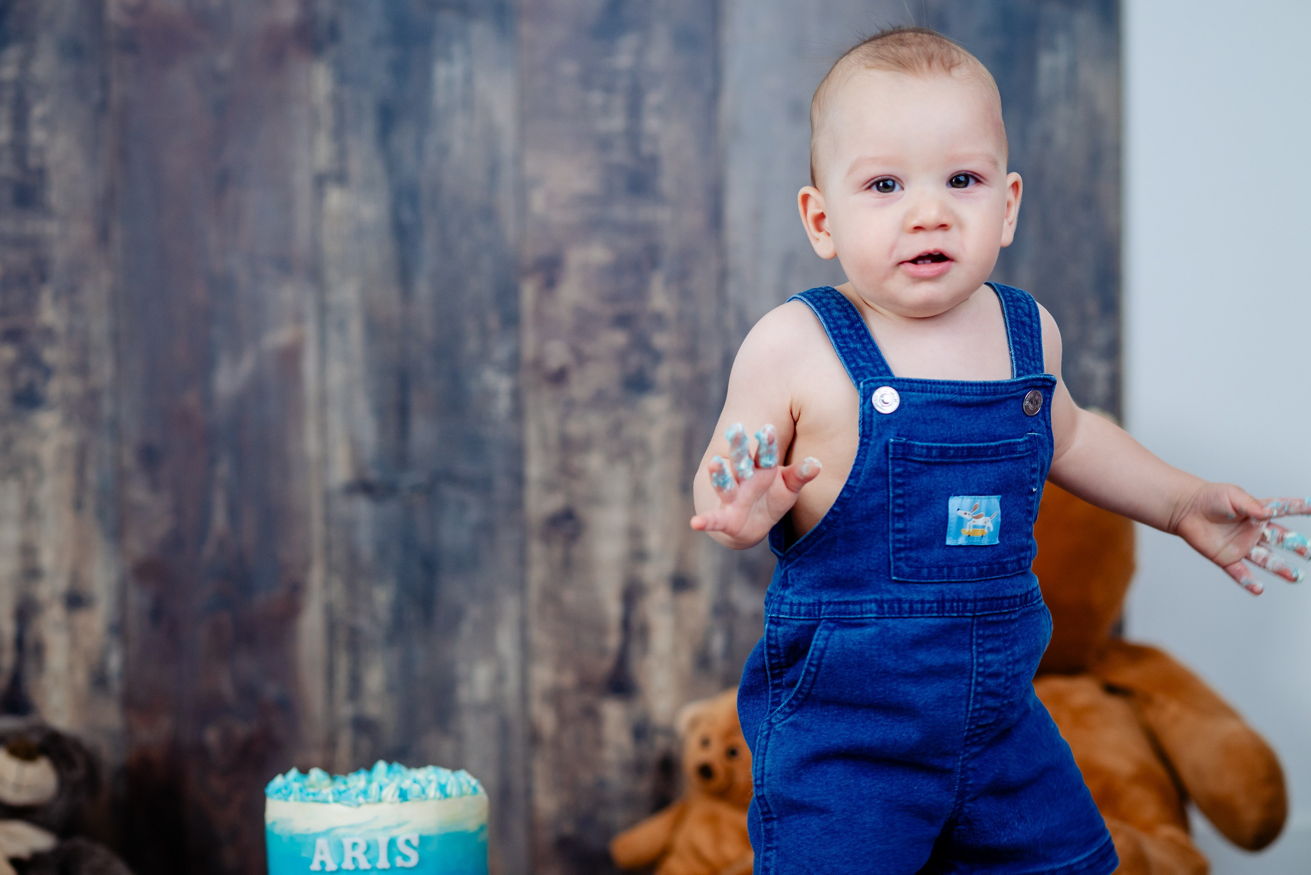 Smash the cake — Aris. The Unseen by Giani Maftei