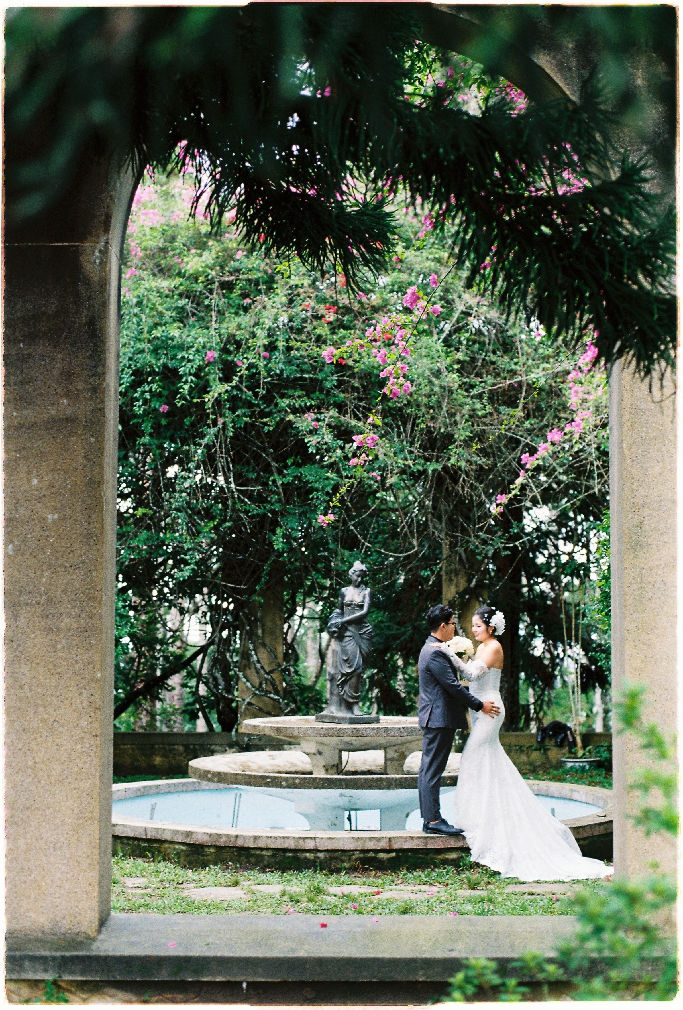 THANG & YEN | KODAK ULTRAMAX400. WEDDING PHOTOGRAPHER IN VIETNAM