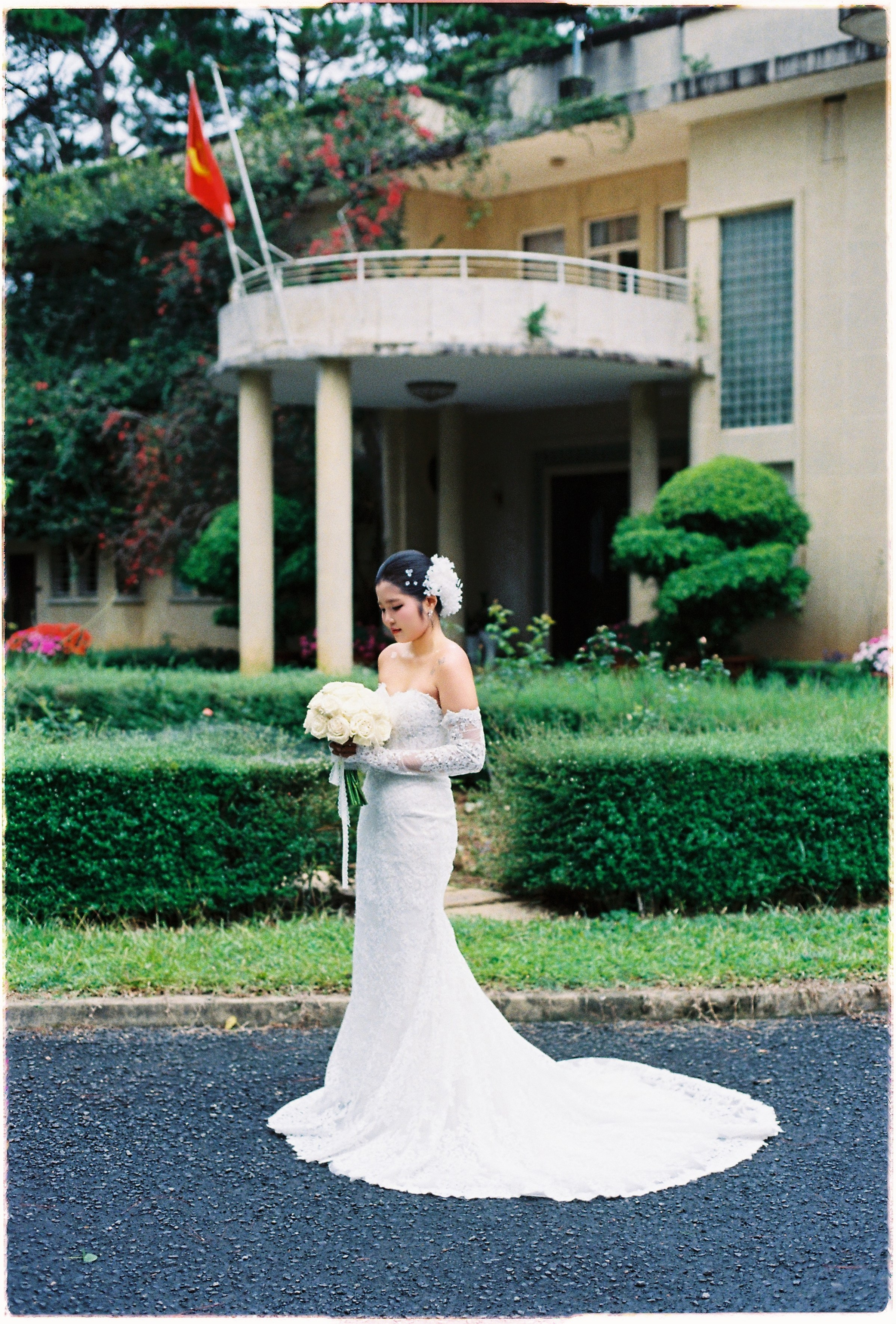 THANG & YEN | KODAK ULTRAMAX400. WEDDING PHOTOGRAPHER IN VIETNAM