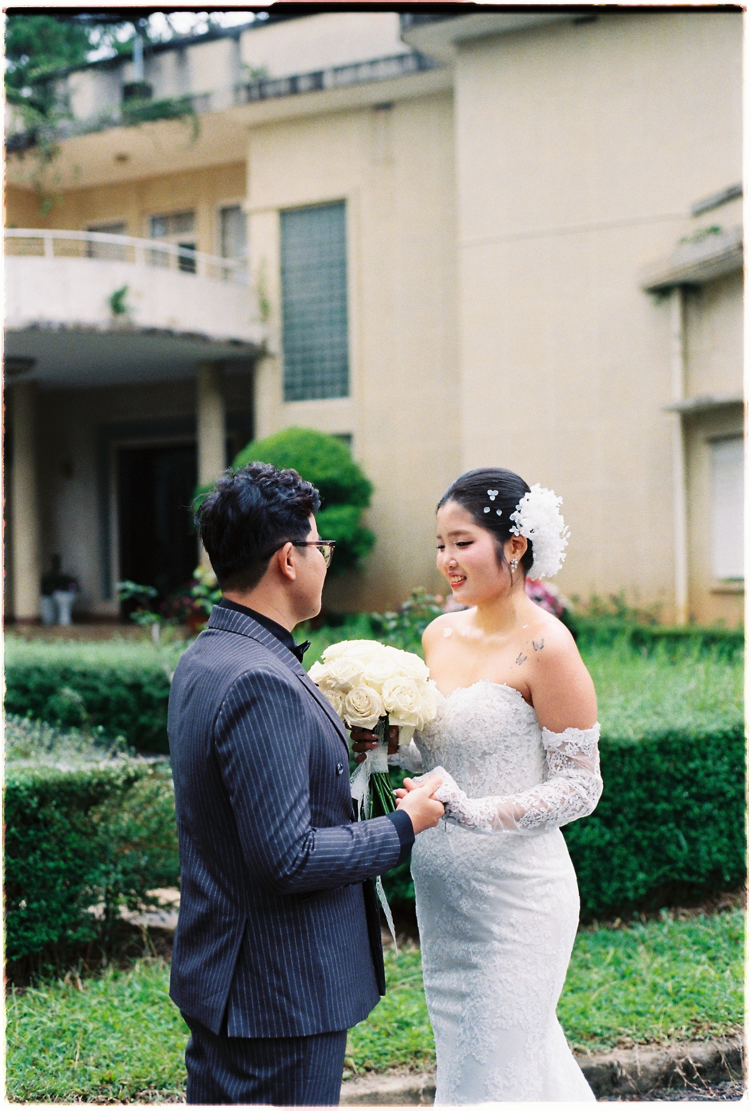 THANG & YEN | KODAK ULTRAMAX400. WEDDING PHOTOGRAPHER IN VIETNAM