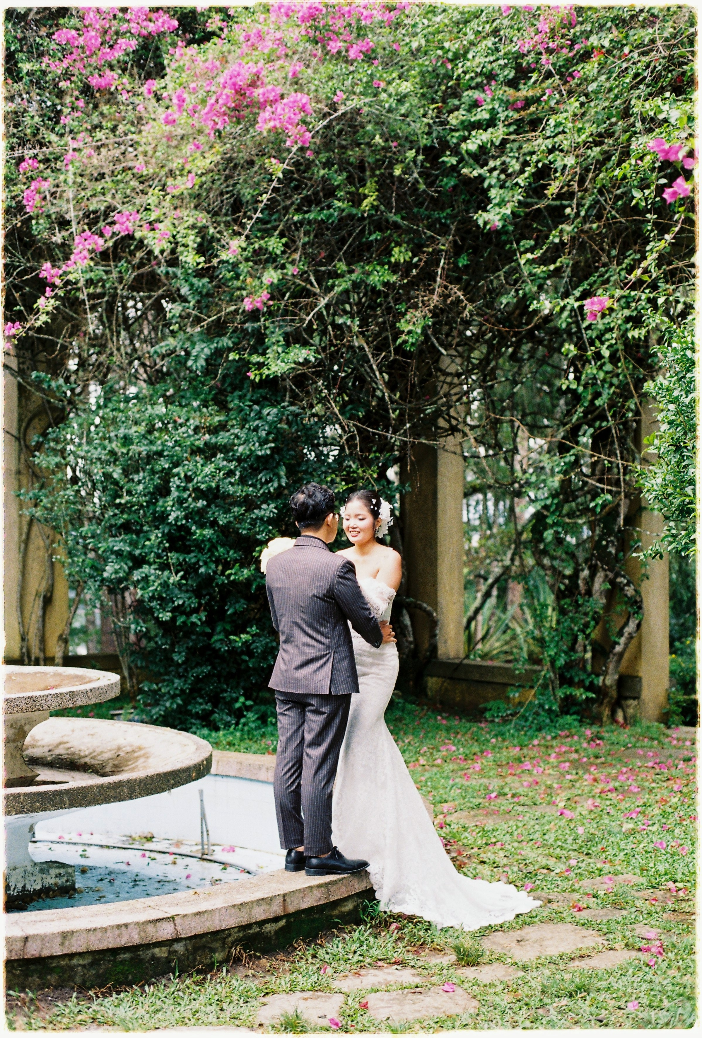 THANG & YEN | KODAK ULTRAMAX400. WEDDING PHOTOGRAPHER IN VIETNAM