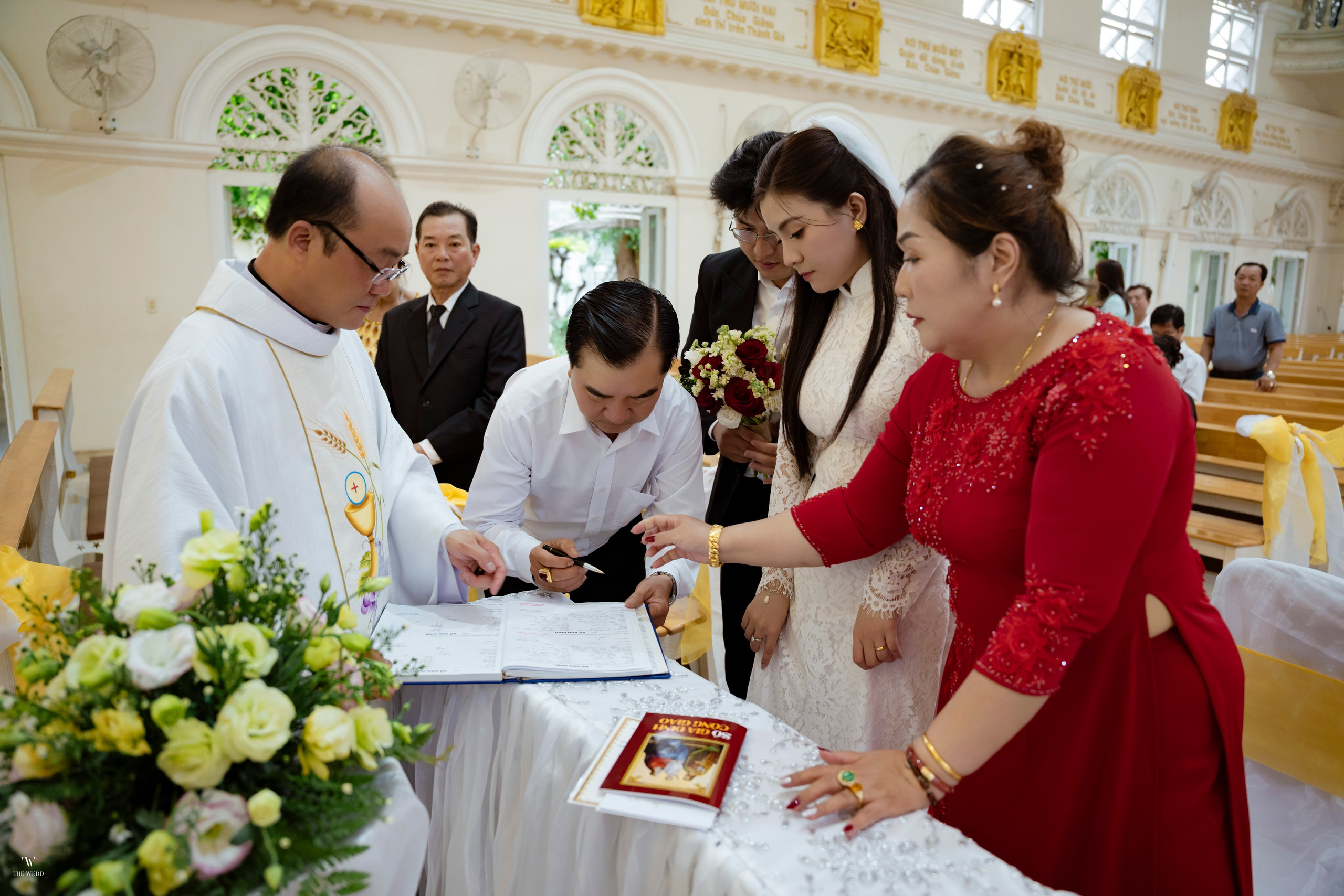 NHÀ THỜ — ANH & TRANG. WEDDING PHOTOGRAPHER IN VIETNAM