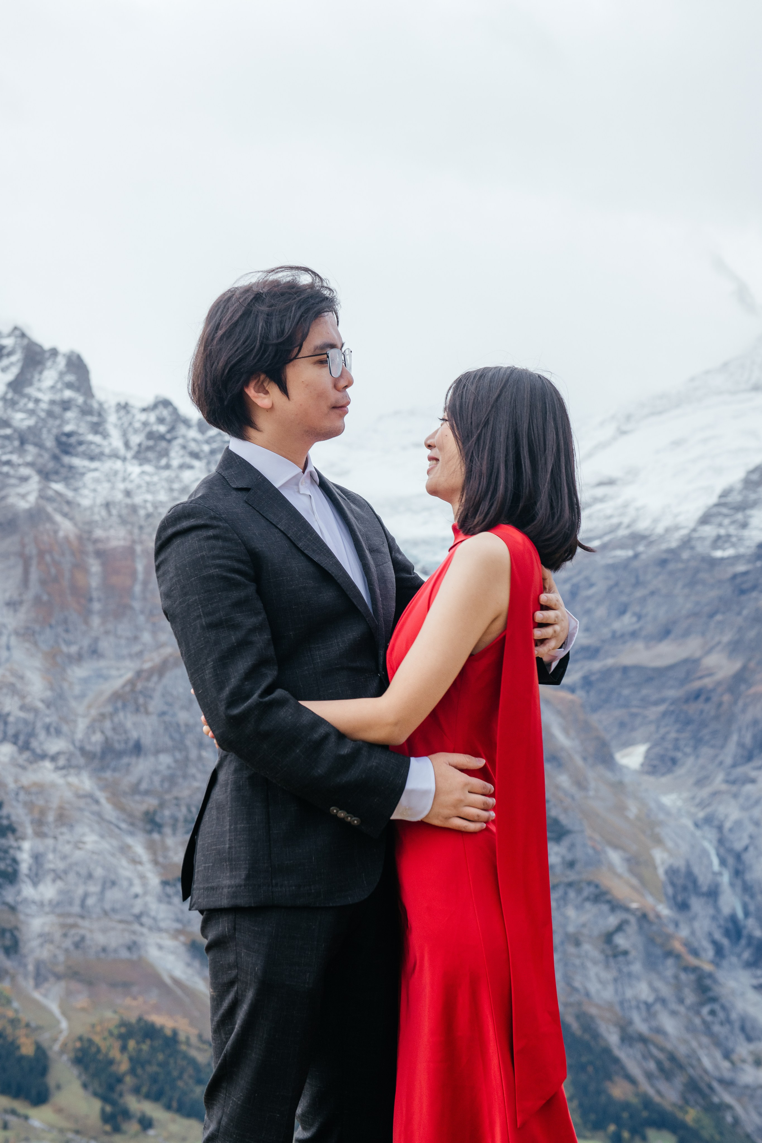 Kaiwen & Xiaoming Grindelwald, Switzerland. I am Elena Altendorfer. Wedding photographer in Zurich and Switzerland