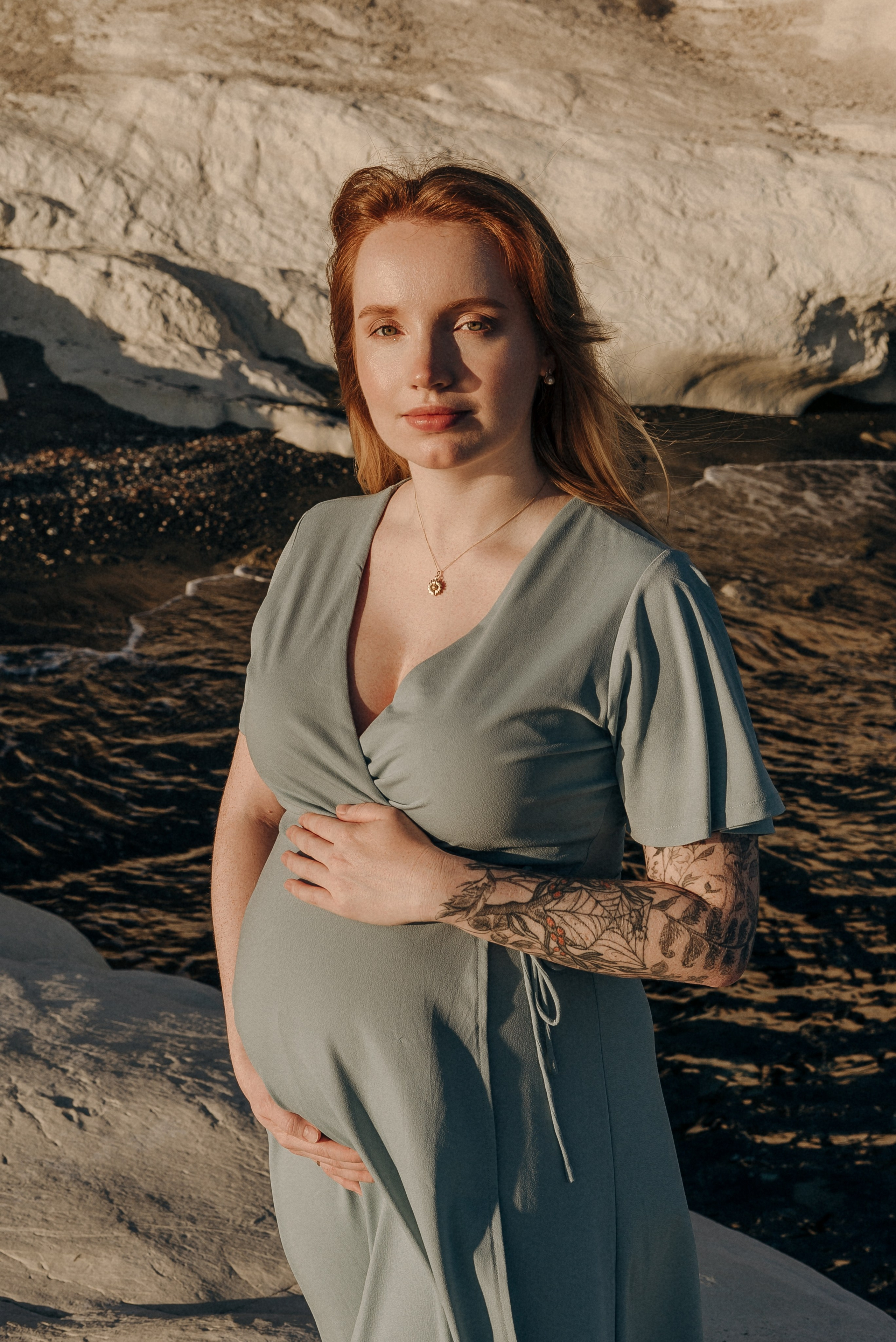 Фотосессия беременности на Белых камнях | Maternity photoshoot at White Rocks. Портретный и семейный фотограф в Лимассоле Кипр Анна Руссу
