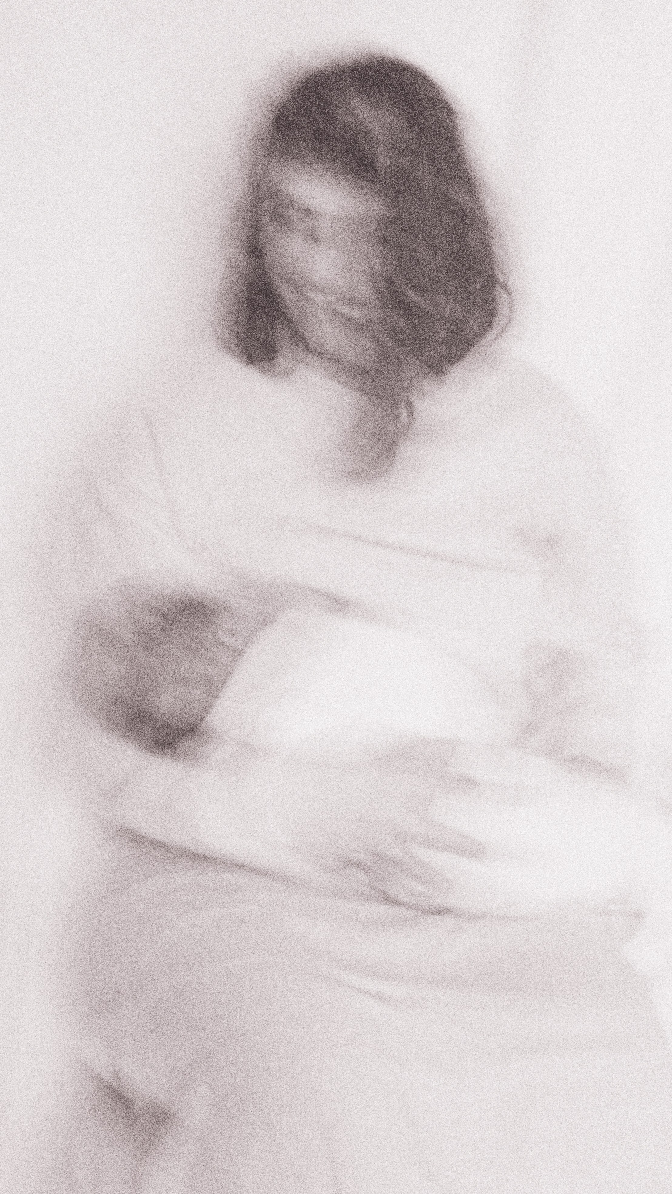 Mother Earth: Proiect de Fotografie Maternitate | Mădălina Beda. Madalina Beda- Artist vizual, fotograf, doula la nastere, consultant babywearing Brasov si in toata tara