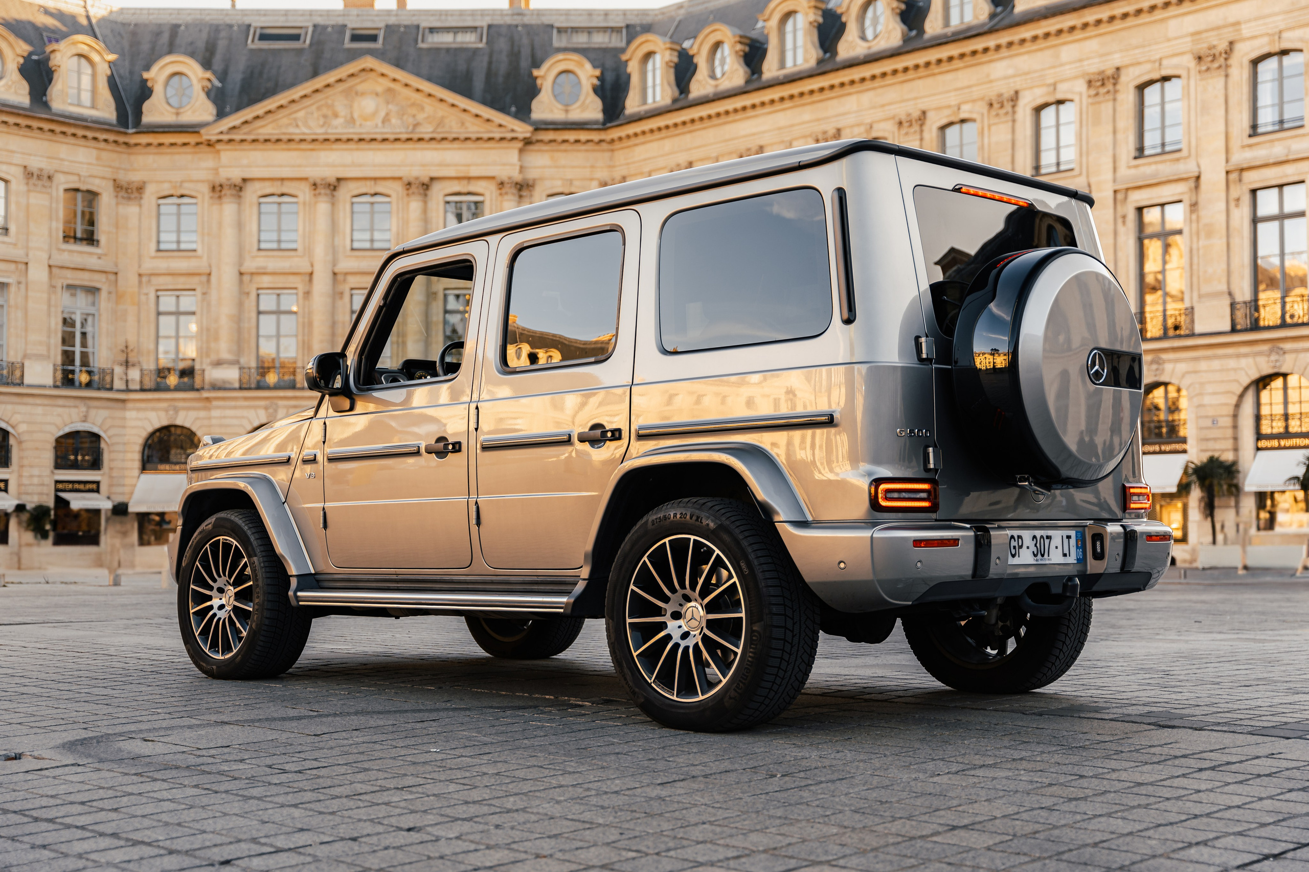 Mercedes Benz G500. Photographer in Paris — Vitalii Motruk