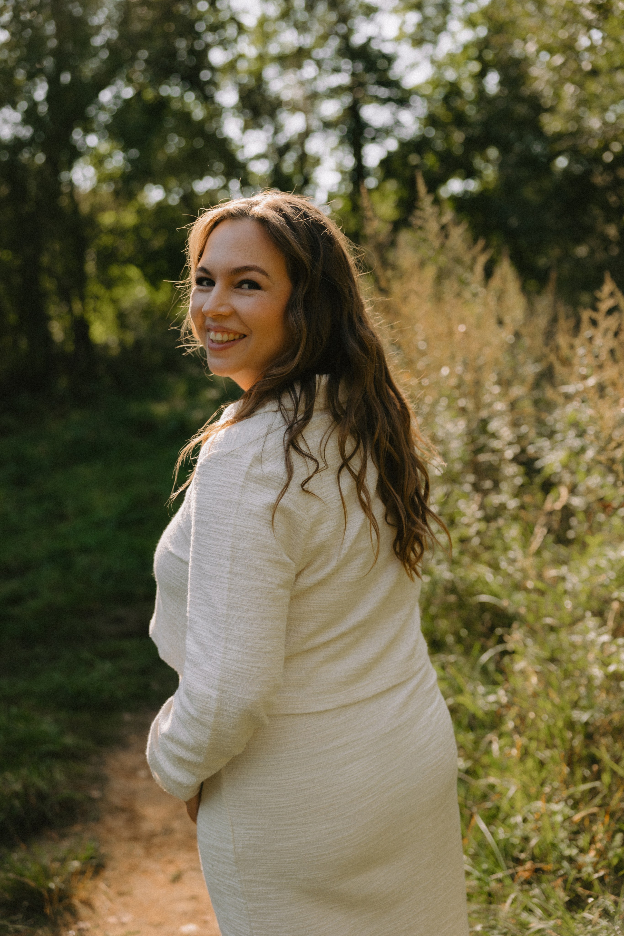 Sigita ir Artūras | Pabėgimas į gamtą ir aštrūs šešėliai. Vestuvių ir šeimų fotografė Lena Bondarenko / belove photo