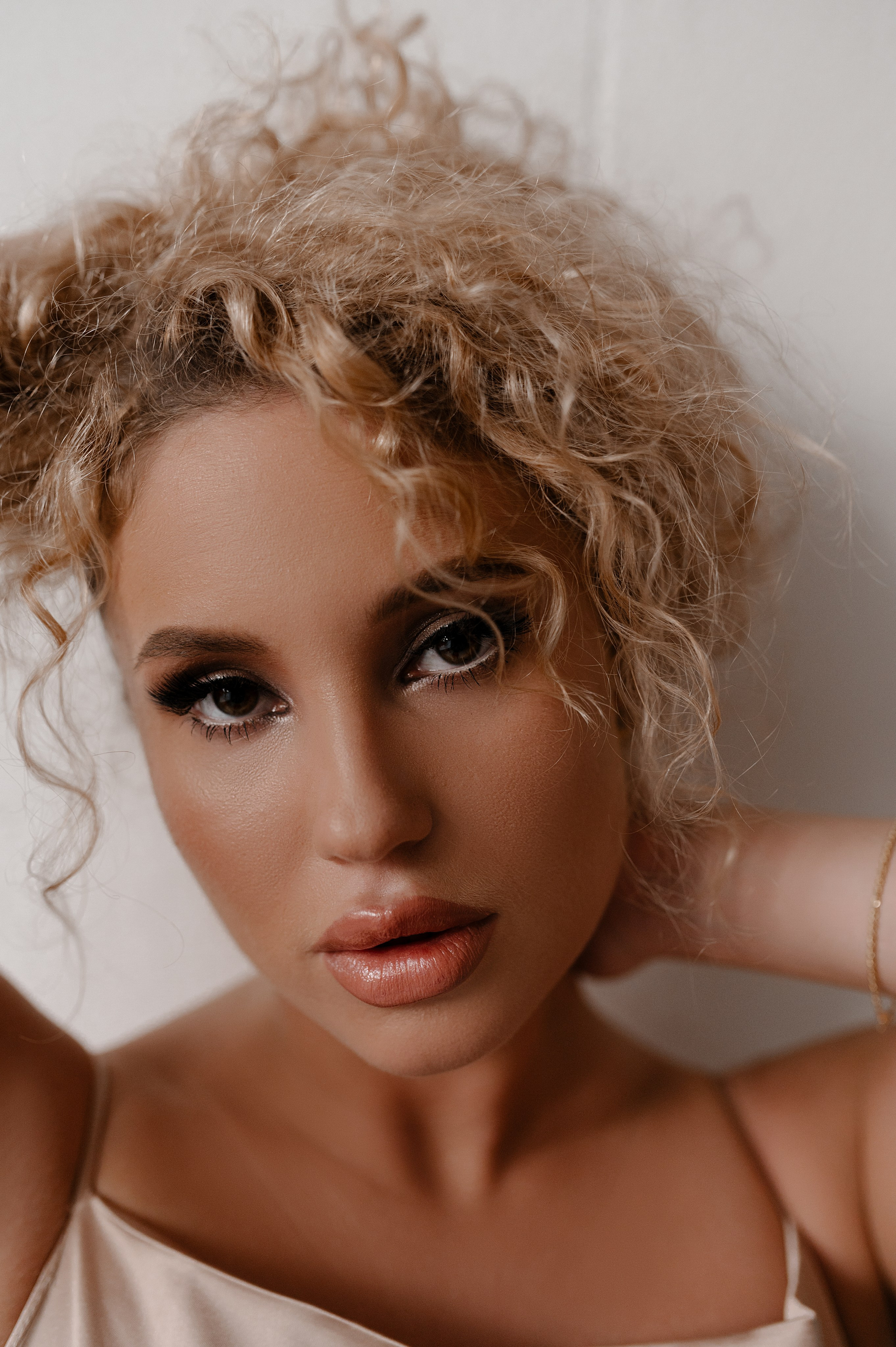 Liza. ANNA-MARIA PHOTO CONTENT CREATOR — photographer, aesthete, artist, and visual expert for Instagram in Prague