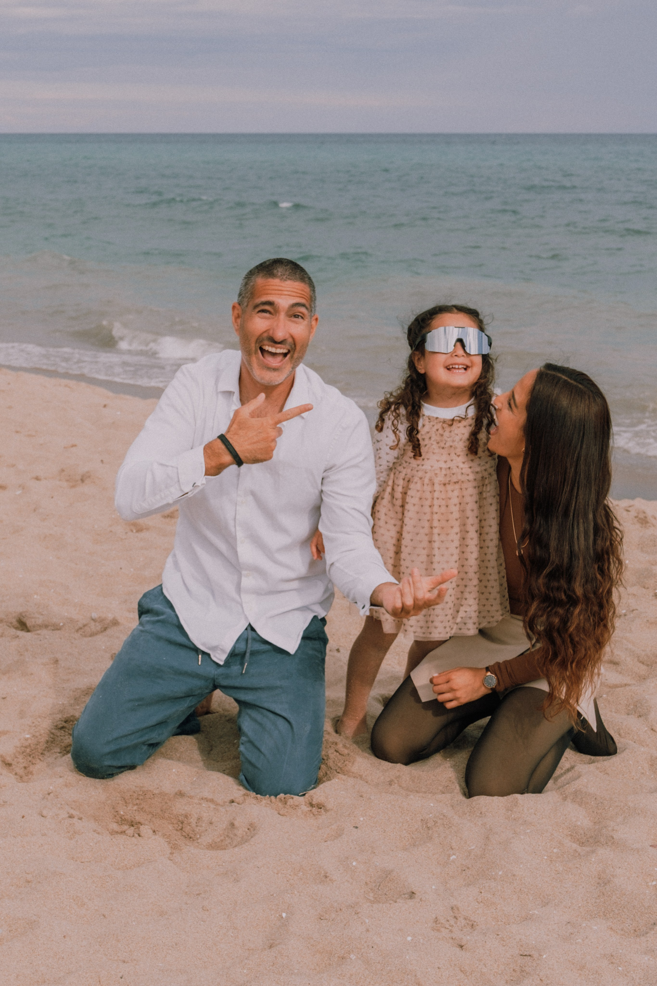 Sesión familiar en la playa. Fotografía profesional en Calafell - Elena Medvedeva