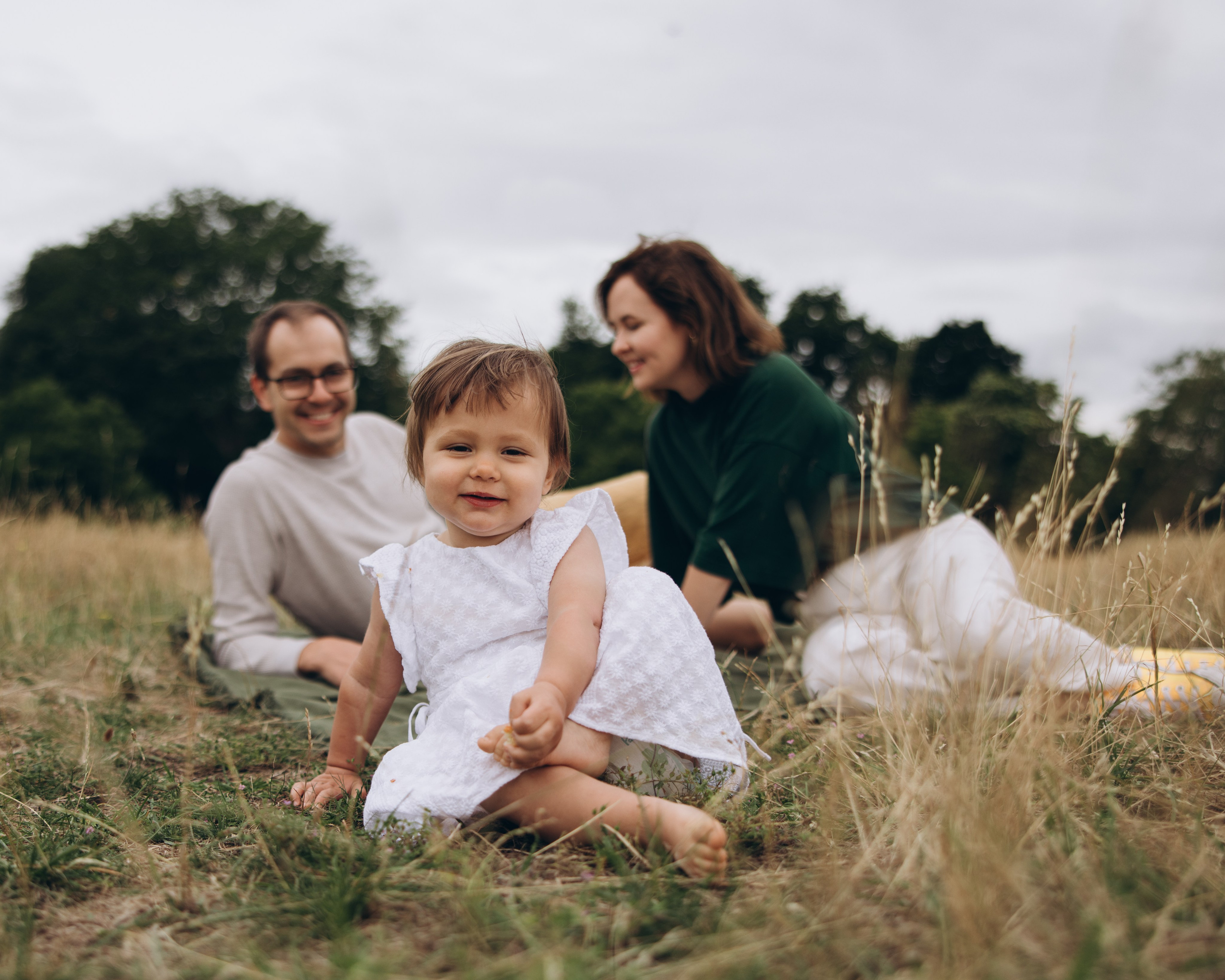 Milena with parents (Greenwich Park). Anastasia Klink, Photographer in London