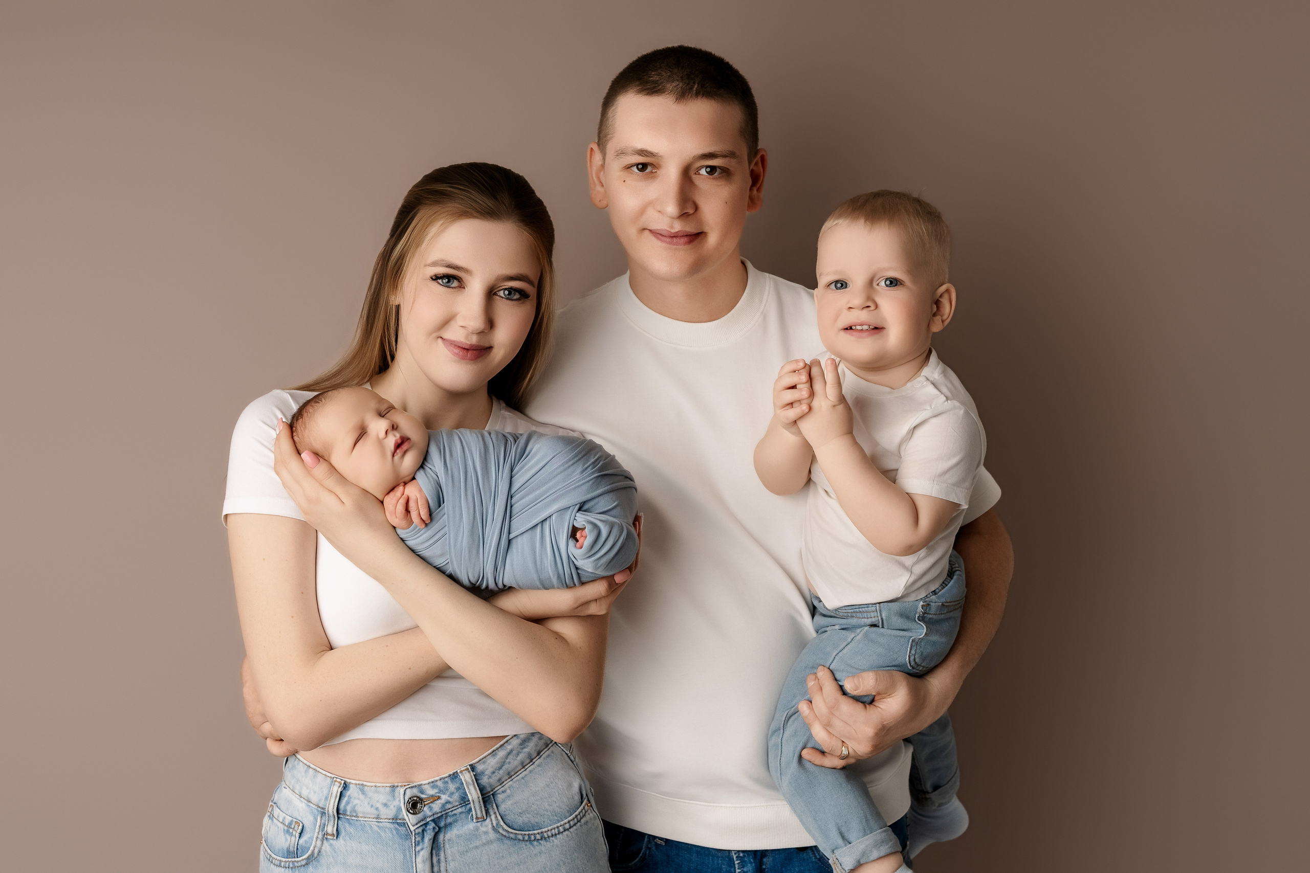 Esu Aleksandra naujagimių ir kudikių fotografė iš Vilniaus