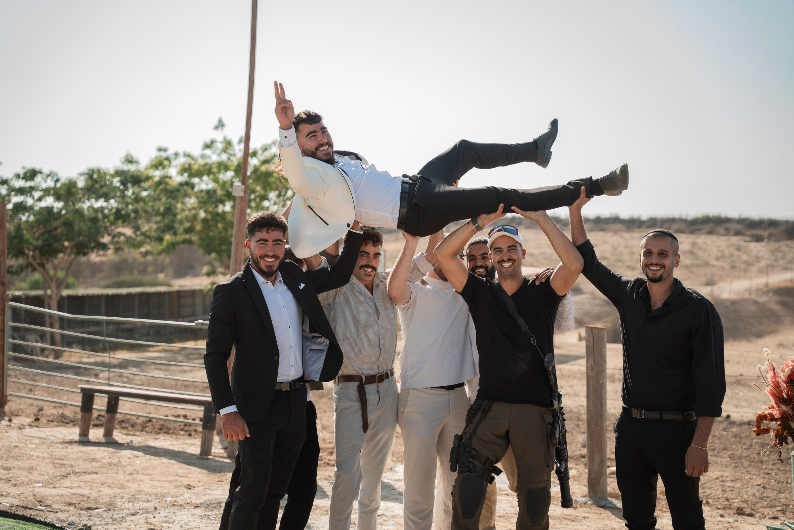 אביה ואחיה. יוסף מזרחי צילום חתונה, ברית וזוגיות. צלם מקצועי שאוהב להוציא אתכם הכי יפים ברגעים הכי מרגשים