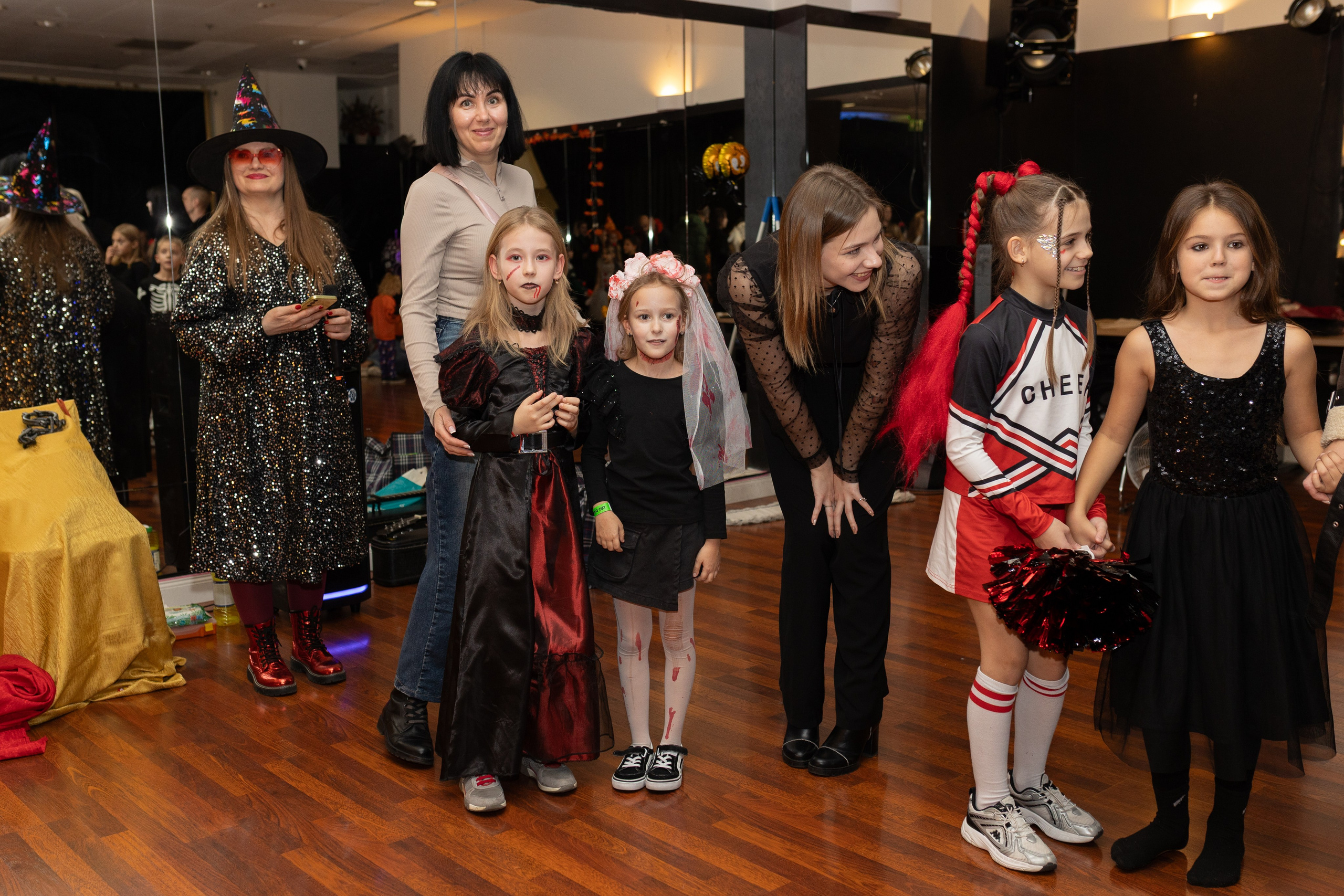 Leo dance studio Helloween 2025. Семейный и детский фотограф в Варшаве Мила Бобровская