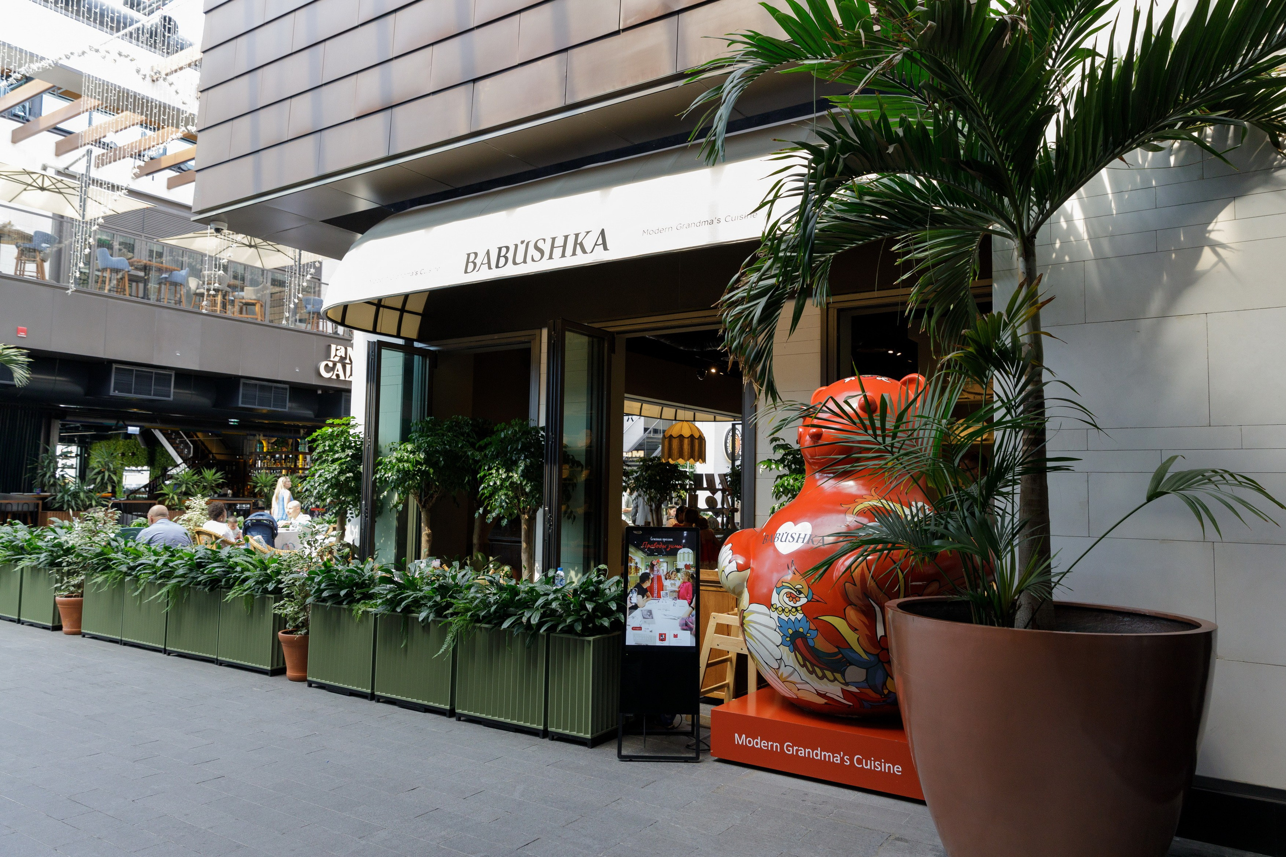 Maslenitsa at Babushka Restaurant, Dubai 2024. Photographer Anna Curly | Weddings and Events in Dubai