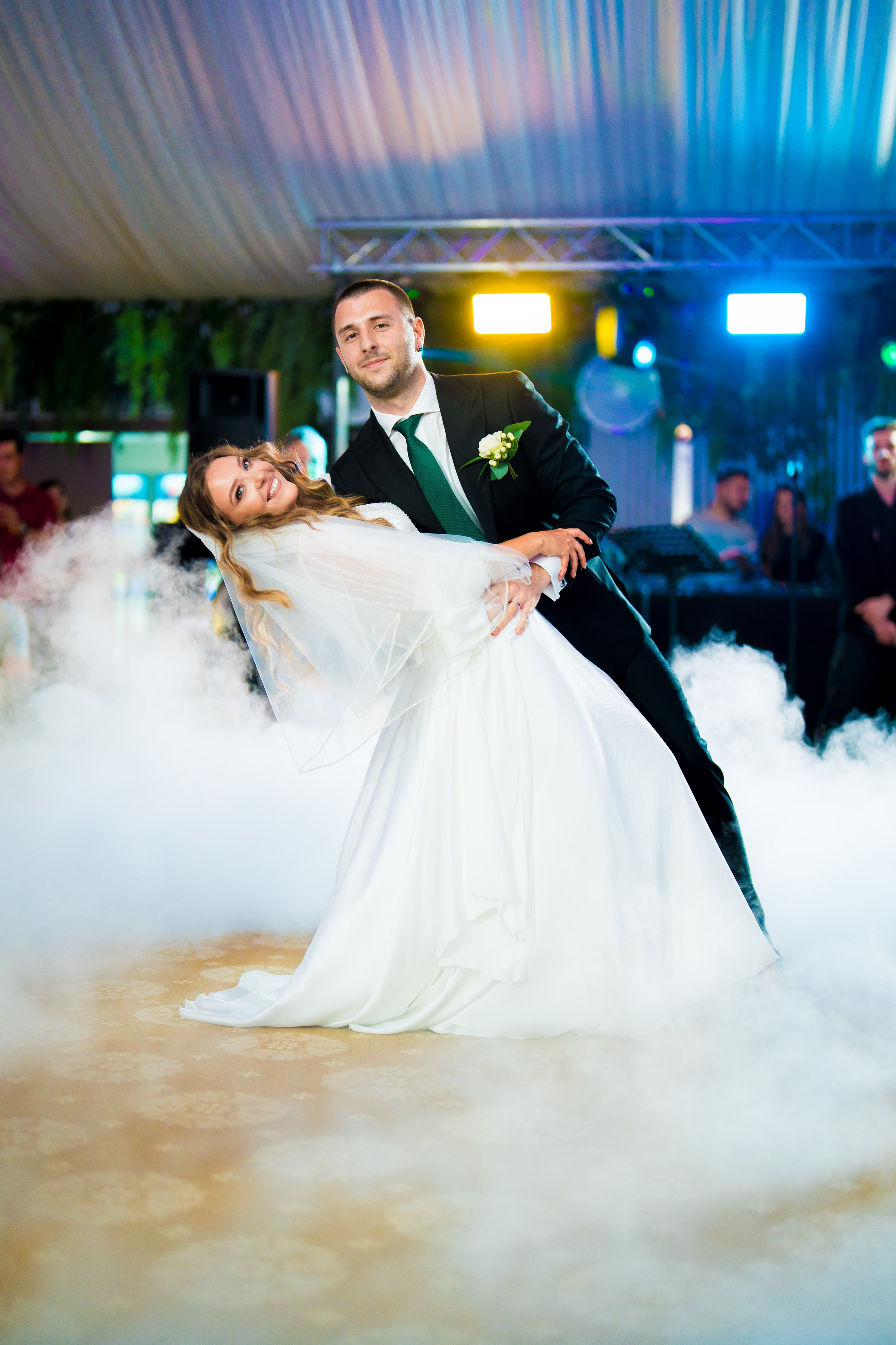 PARTY. Gabriel Florea — Fotograf nuntă București