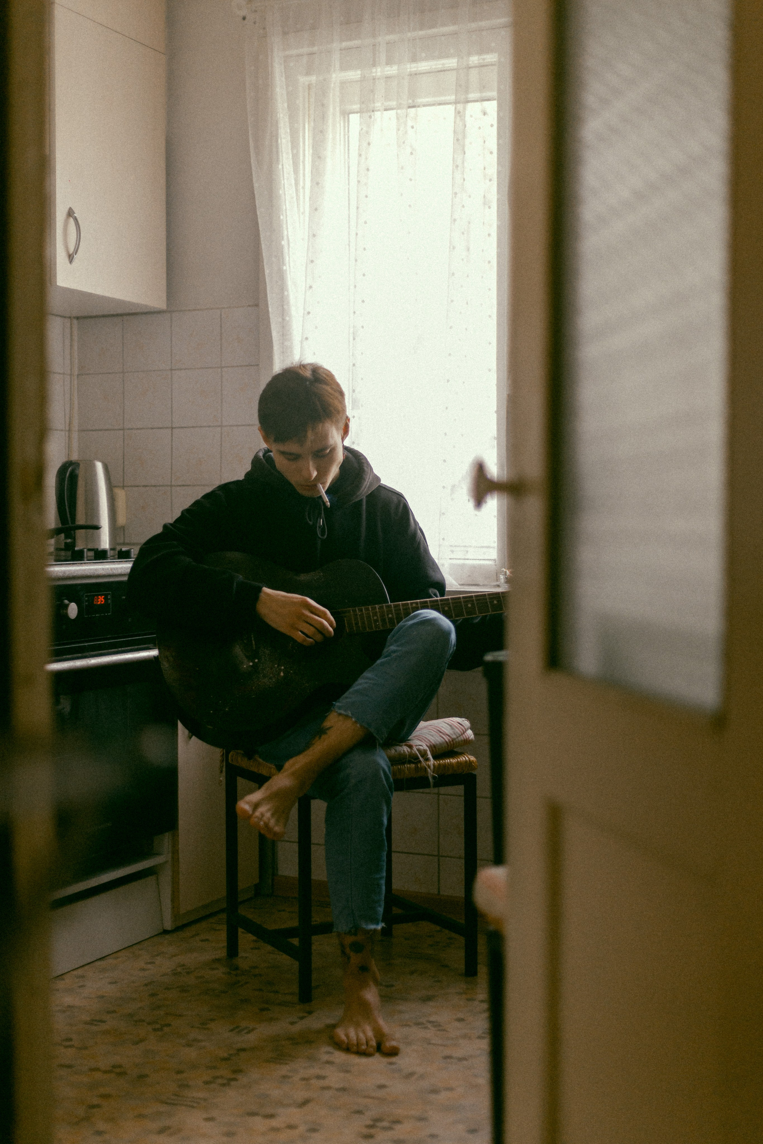 Sesión de fotos creativa para un chico. Fotógrafo de retrato, familia y reportajes en Valencia | España | Europa Vitalii Lumier