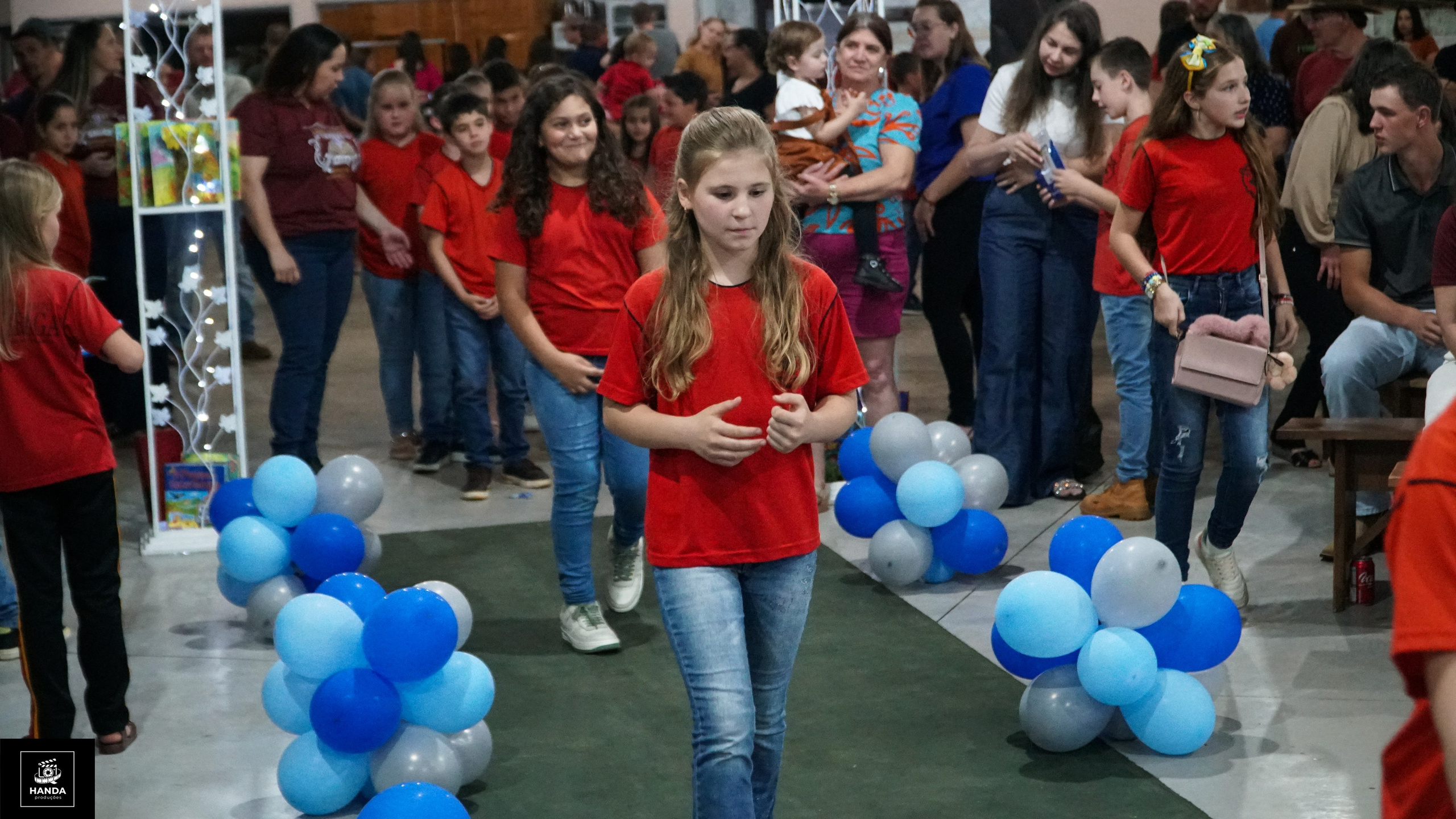 Noite autógrafos colégio Aurélio Buarque de Holanda. Handa Produções