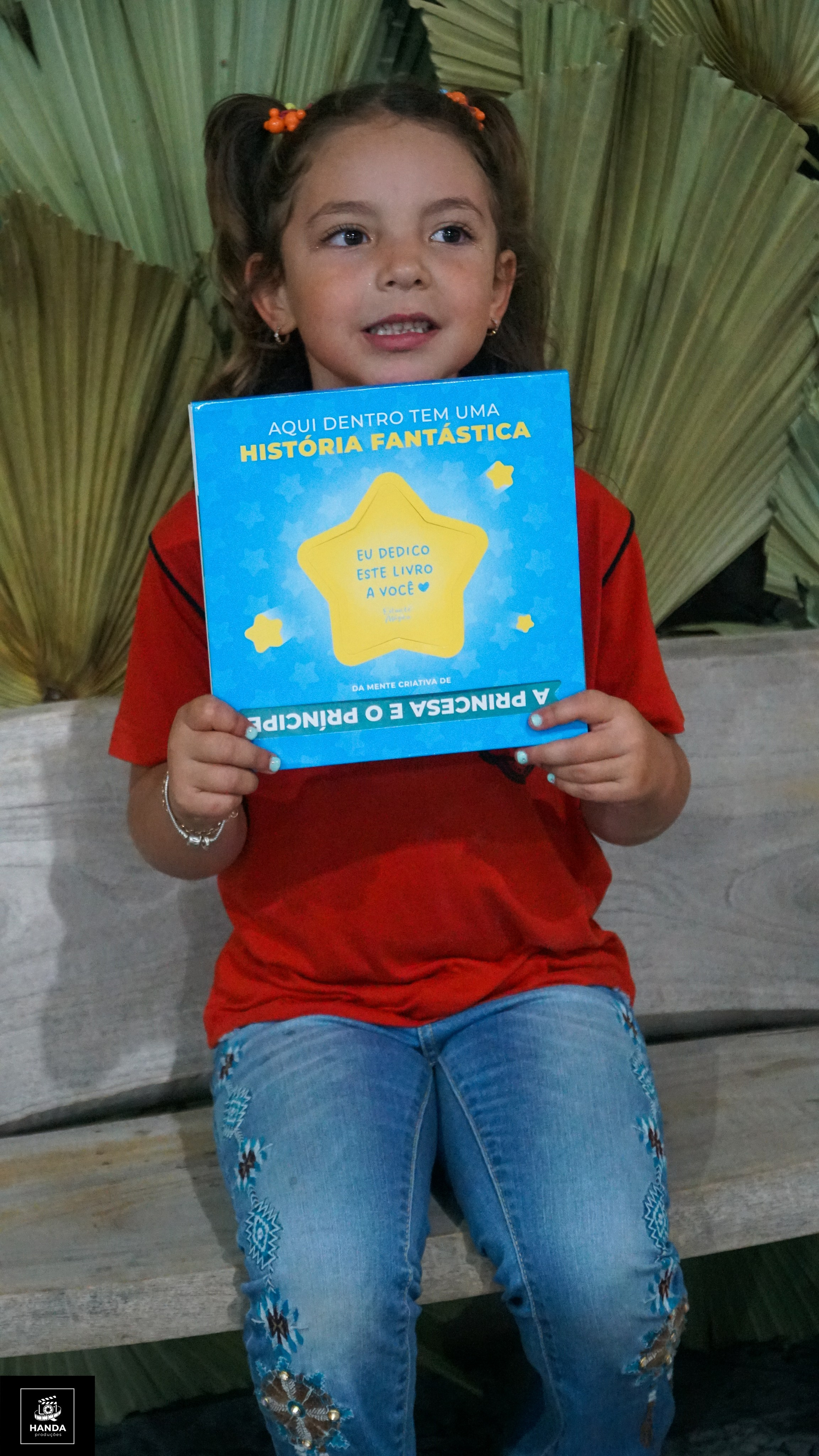 Noite autógrafos colégio Aurélio Buarque de Holanda. Handa Produções