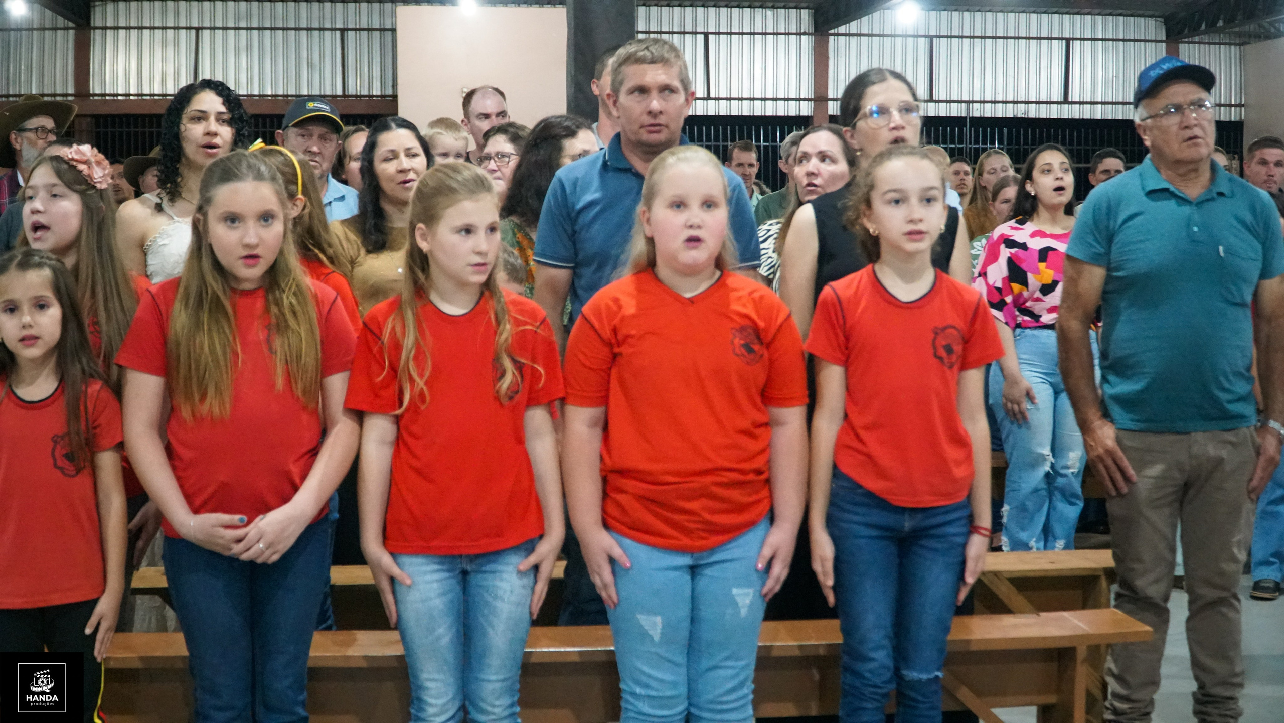 Noite autógrafos colégio Aurélio Buarque de Holanda. Handa Produções