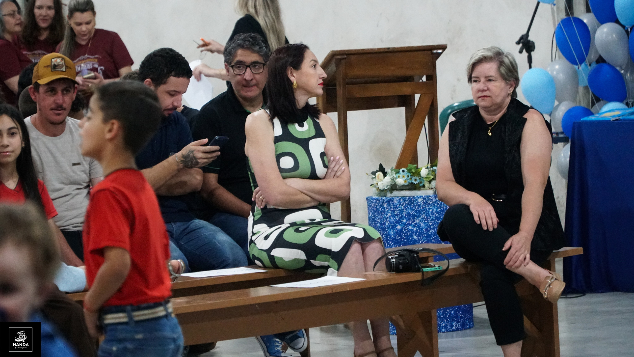Noite autógrafos colégio Aurélio Buarque de Holanda. Handa Produções