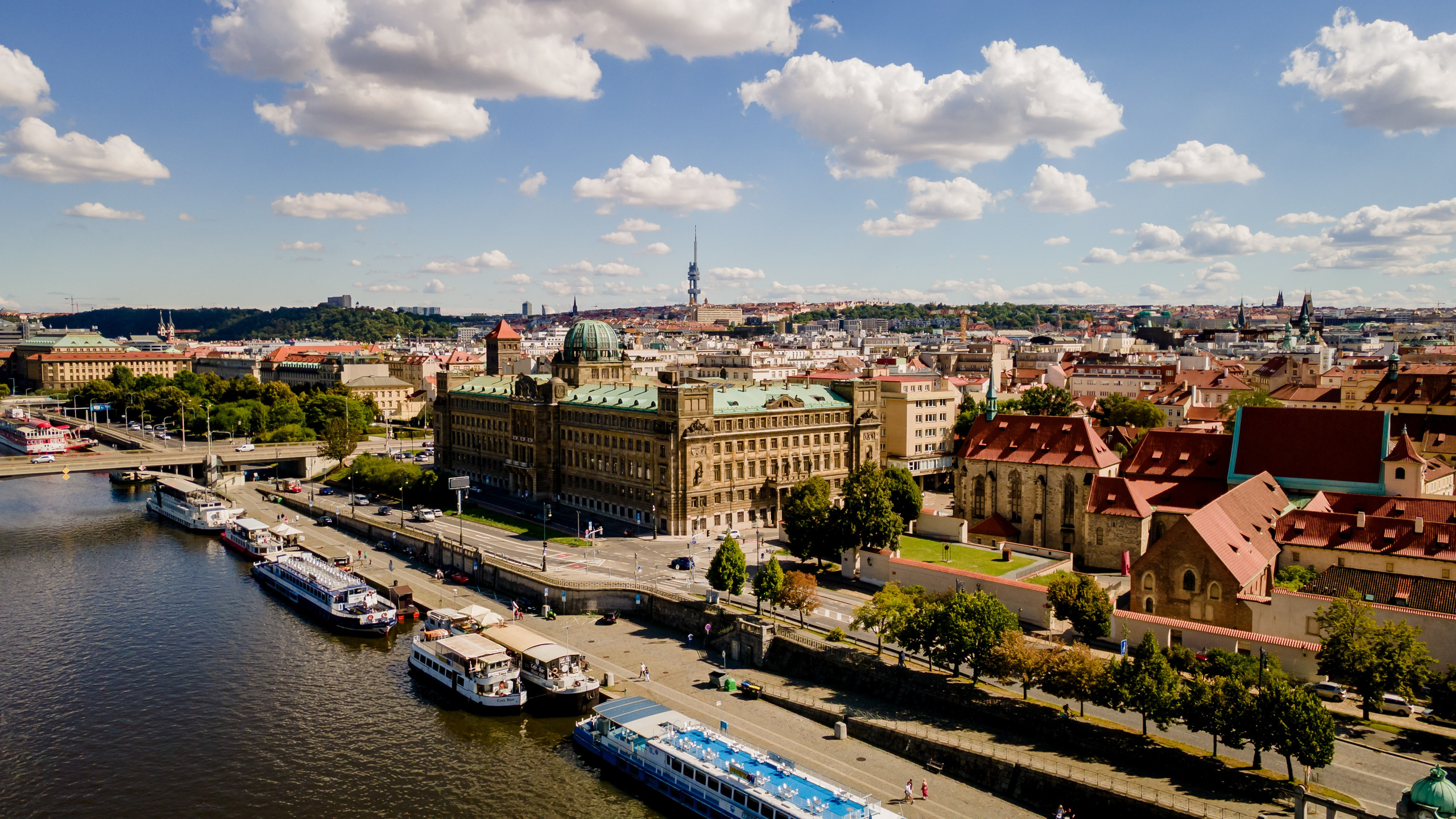 Johanneshof, Prague. AMIR BUCHNIK PHOTOGRAPHER