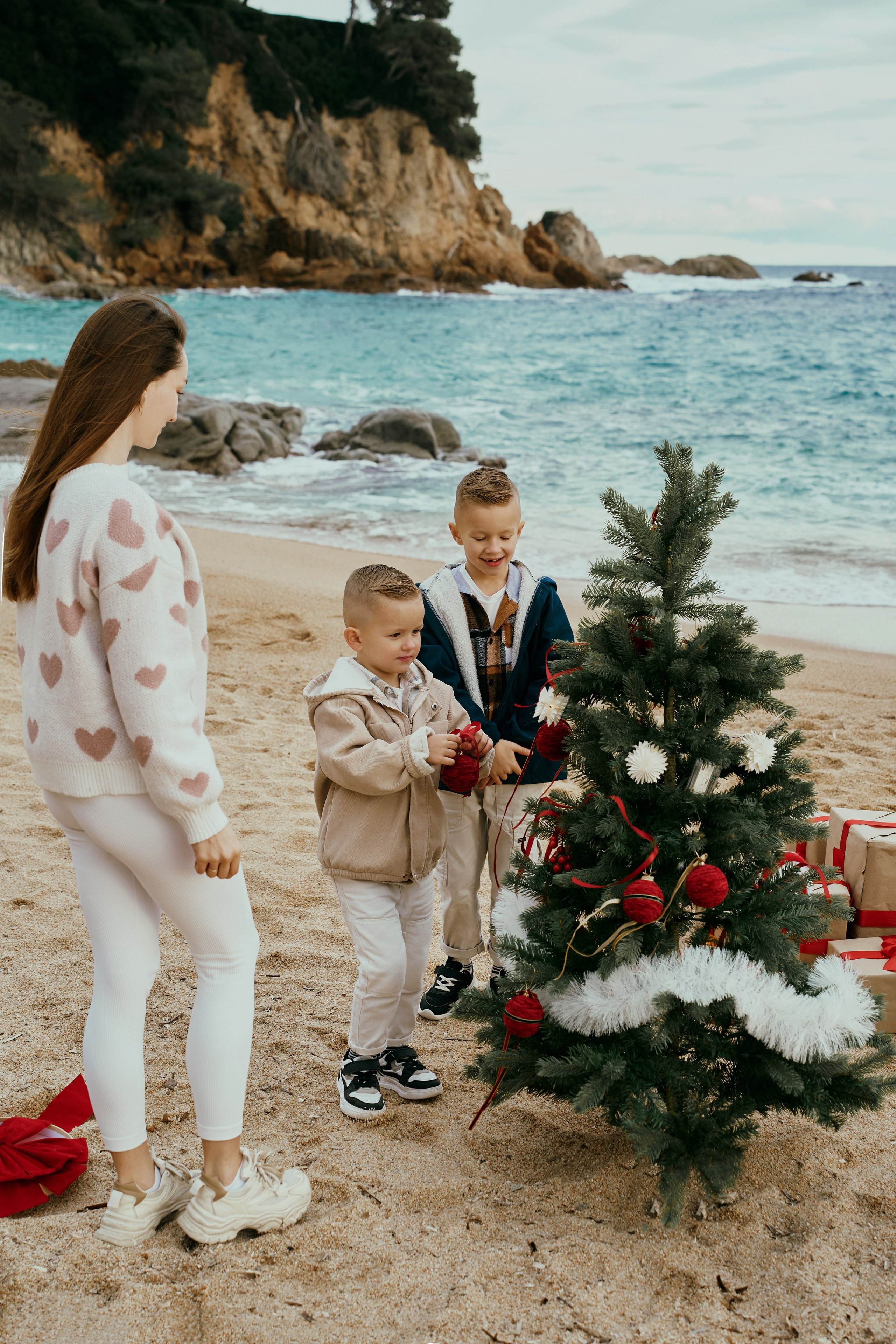 Рождество на пляже. Большая семья. Фотограф в Барселоне Жанна Захарченко