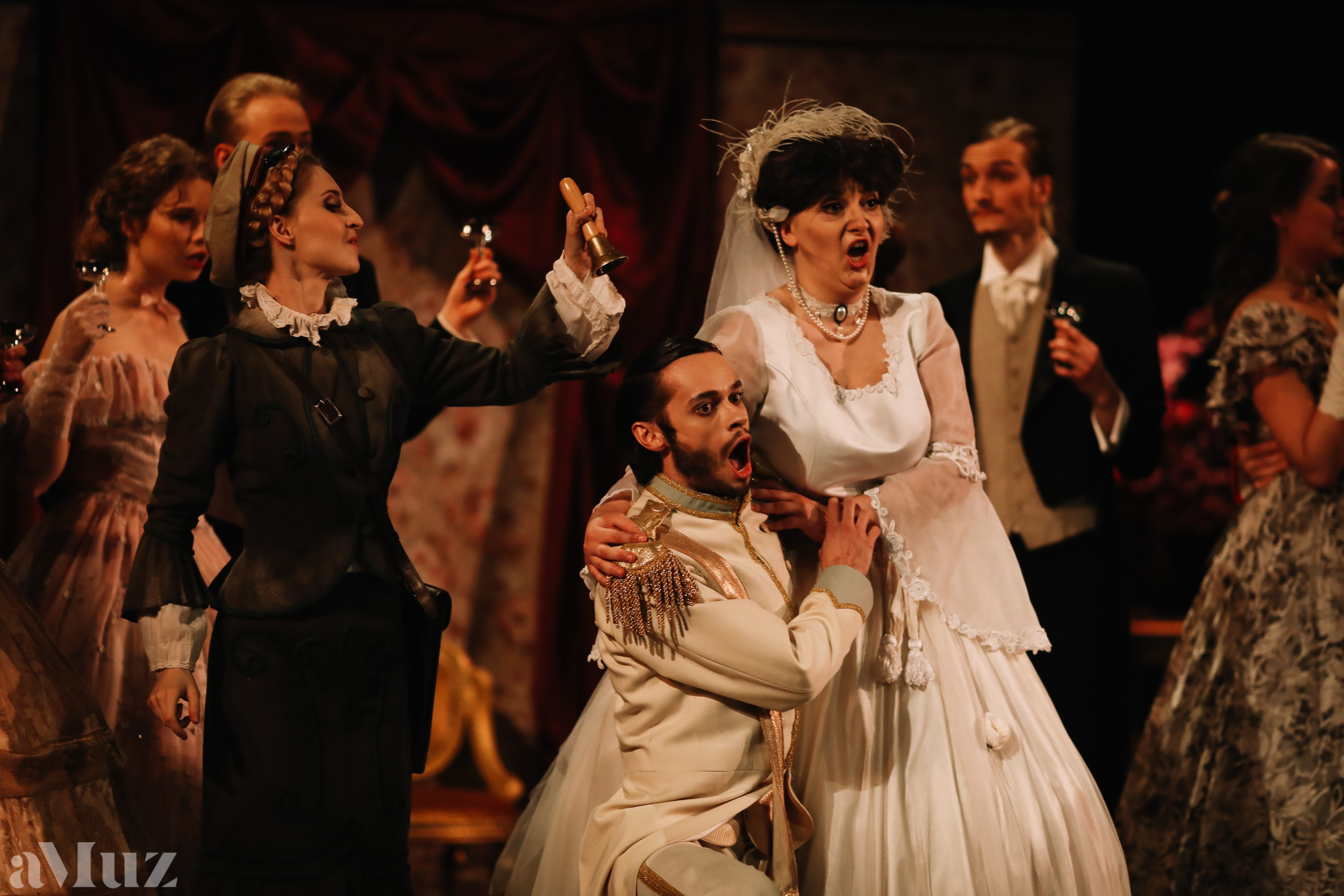 Opera Łąkowa. Fotograf Ślubny Warszawa - Sesje Biznesowe Rodzinne Eventy