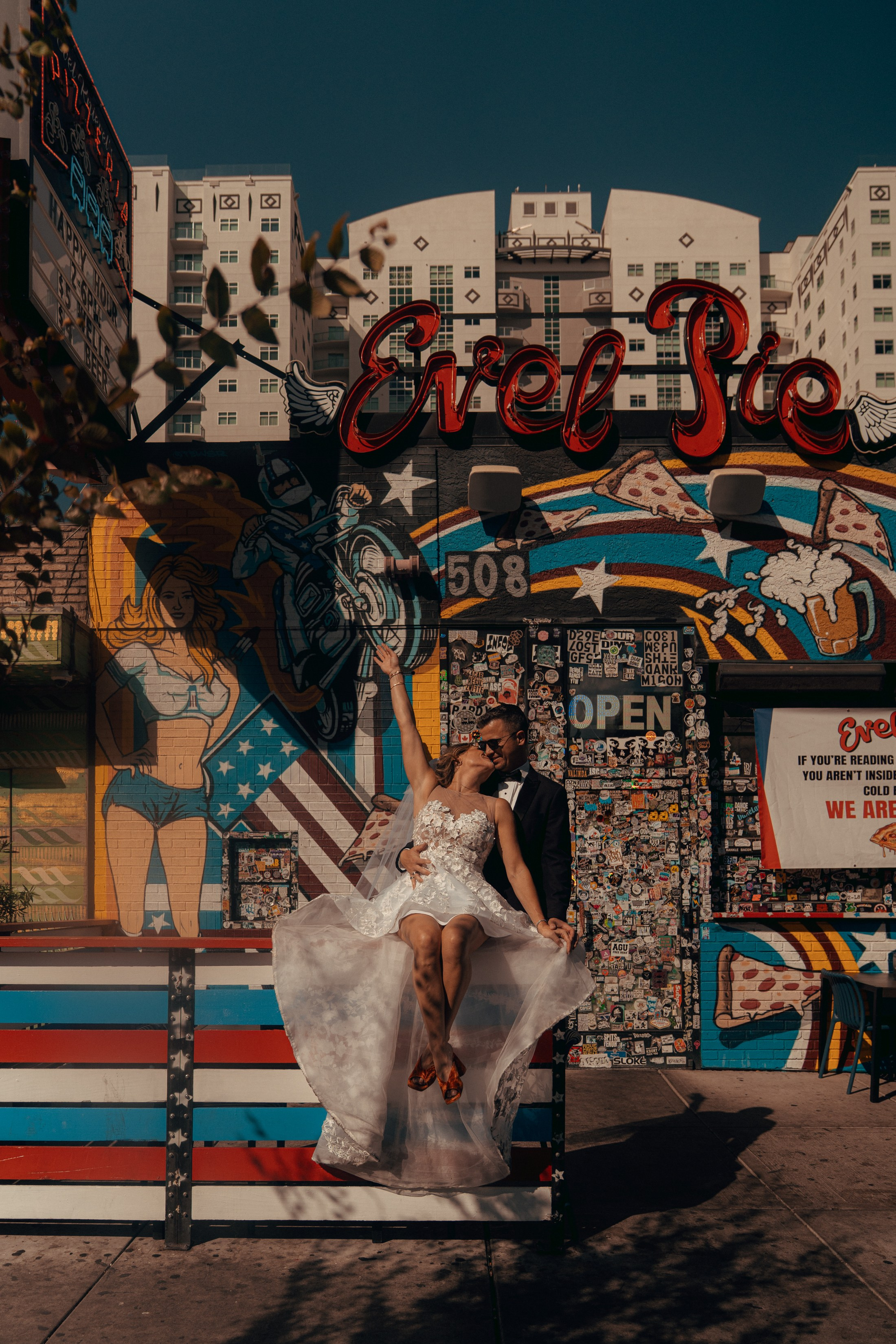 Rachel&Dan. Wedding & elopement photographer Viktoriya Kravtsov. Las Vegas