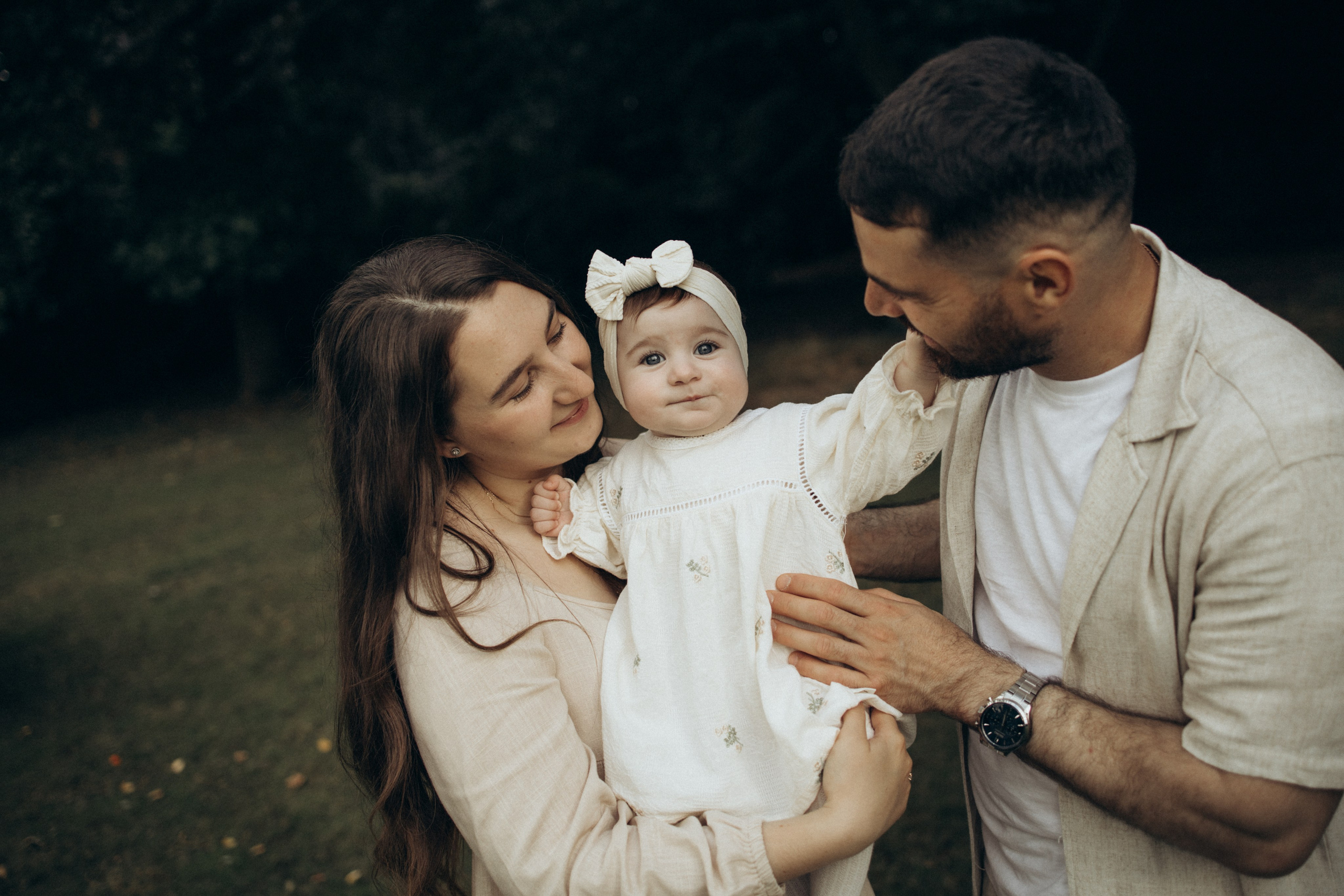 Pergola gardens. Photographer in Milton Keynes, Northampton & London — Wedding, Family & Portrait Photography