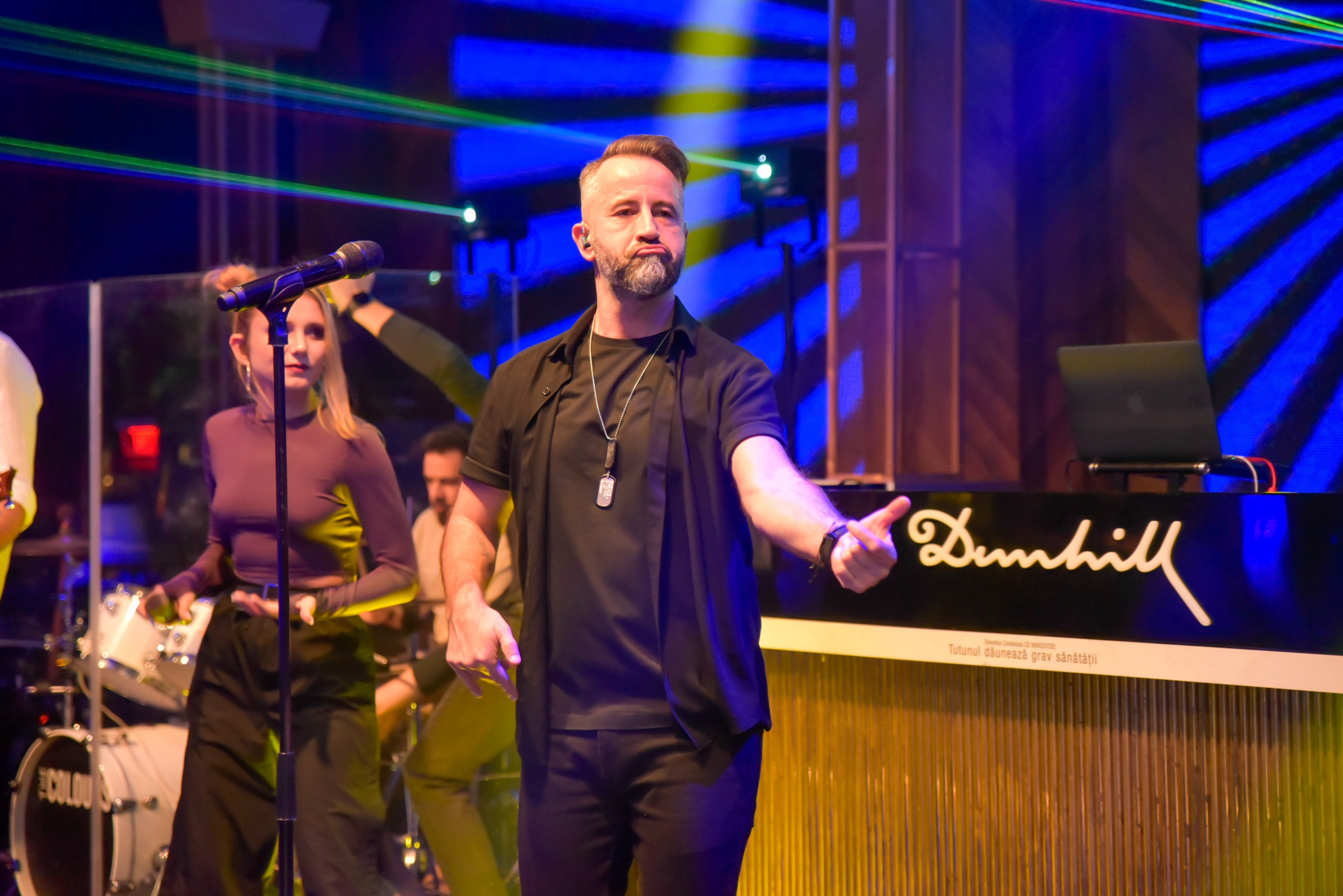 Fotograf corporate, sedinta foto business, pret fotograf corporate, Servicii Profesionale pentru Evenimente de Business, Portrete business, fotografii pentru evenimente organizate de companii, fotografie de produs, Poze business bucuresti, Fotografii profesionale bucuresti,Fotografii portret profesionale