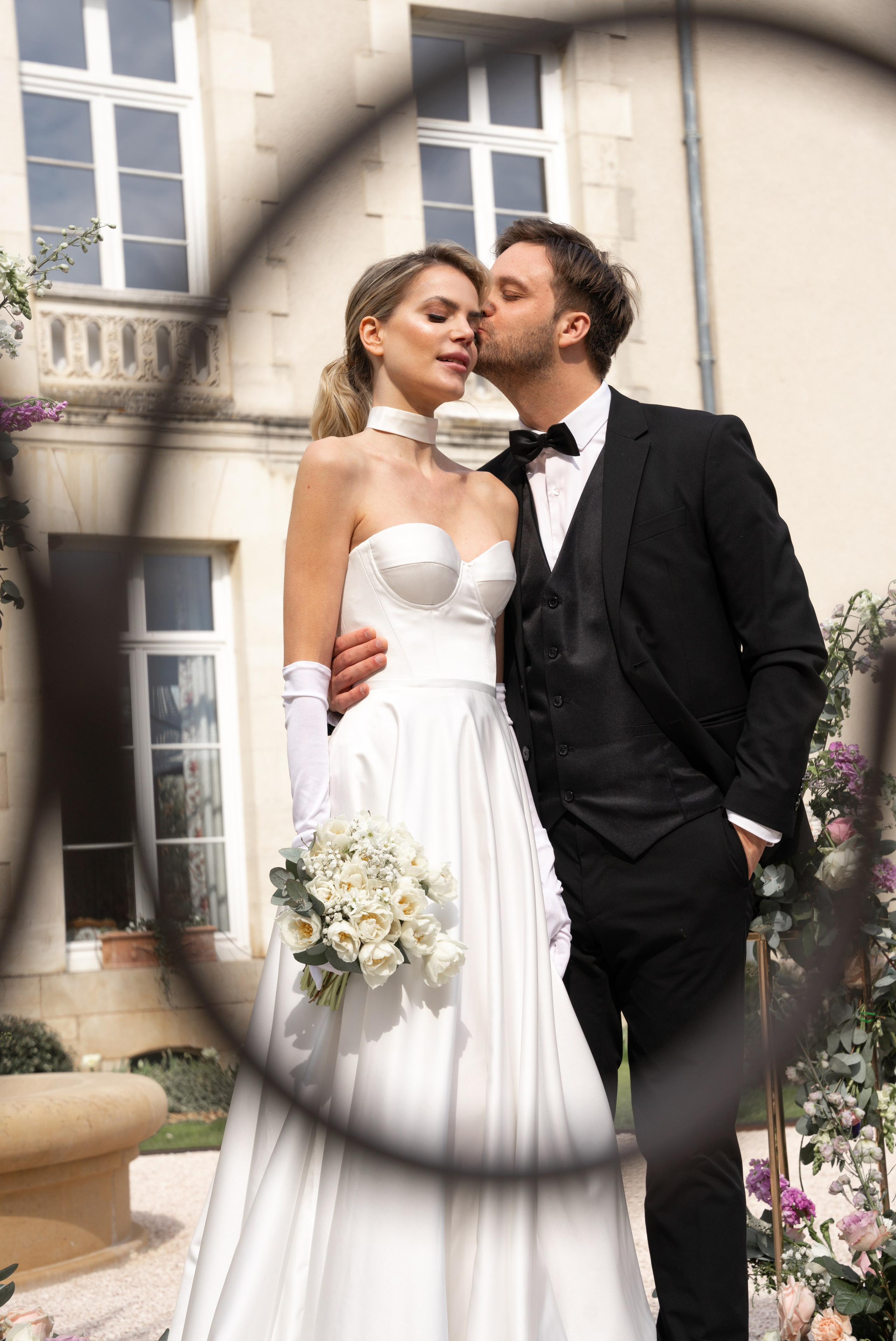 Chateau elopement inspiration. Wedding photographer in Paris Oksana Shum
